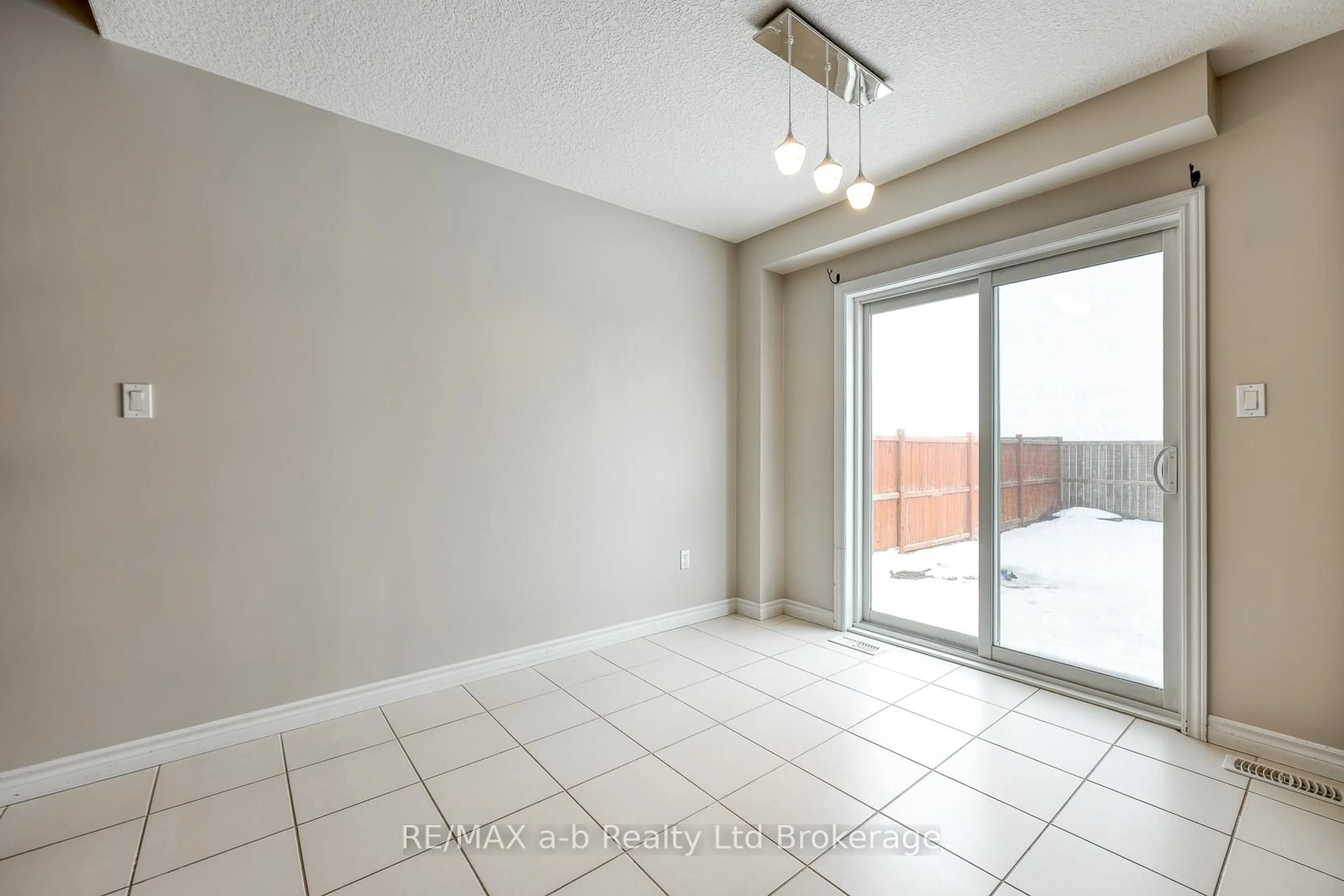 A pic of a room for 1160 Caen Ave, Woodstock Ontario N4T 0G3