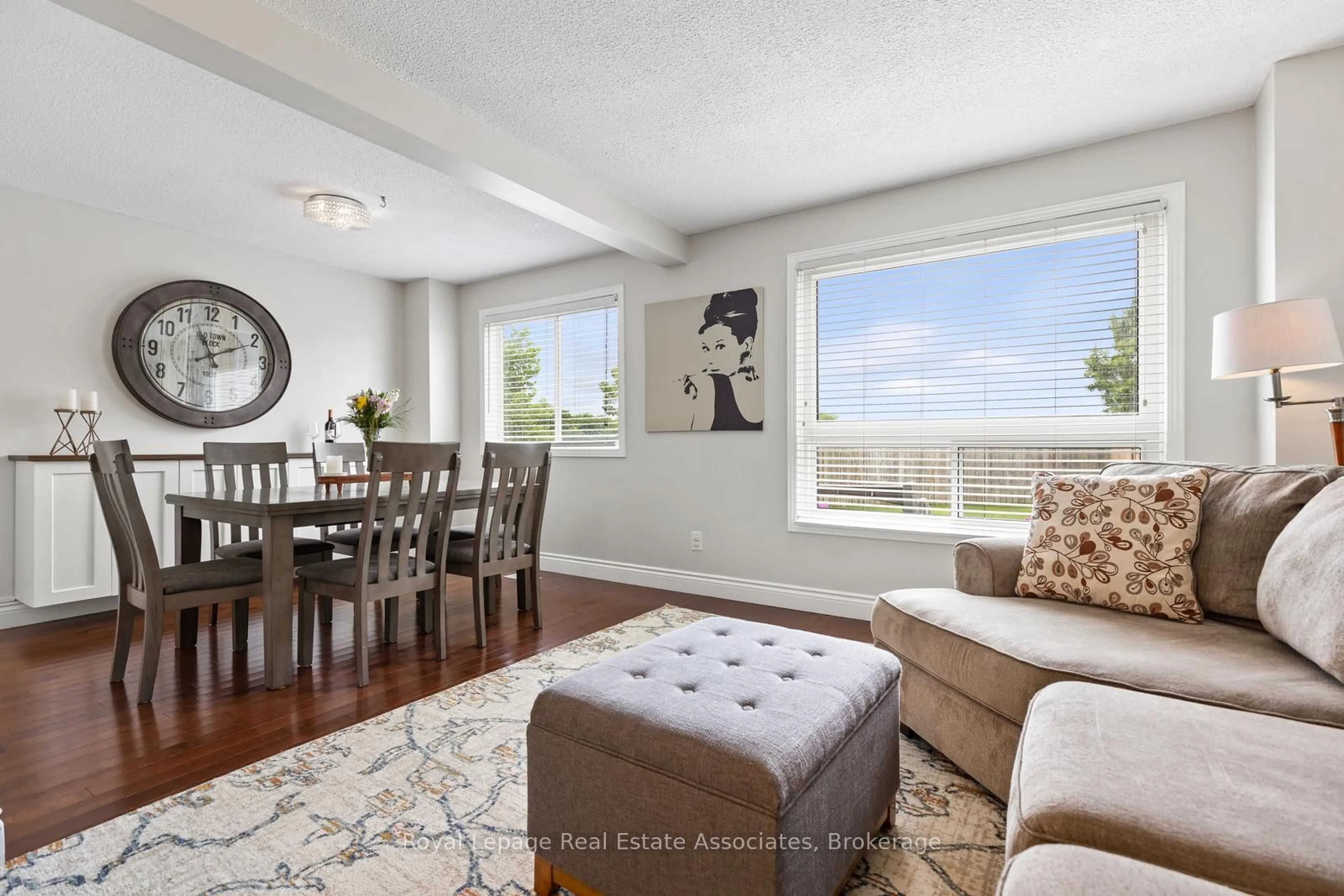 Living room with furniture, unknown for 104 Dyer Crt, Cambridge Ontario N3C 4B9