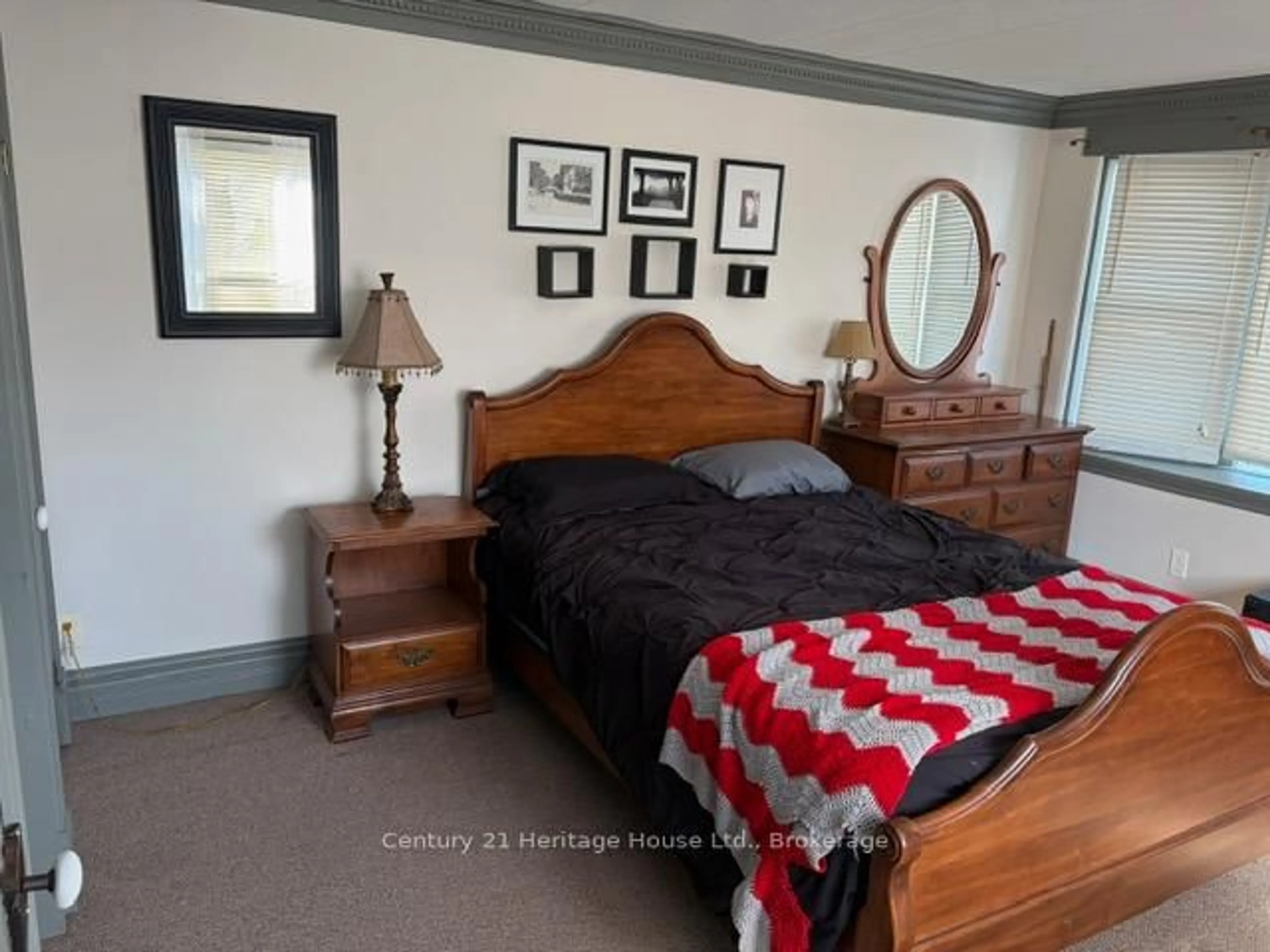 A pic of a room for Unit 17  -30269 Douglas St, West Grey Ontario N0G 1R0