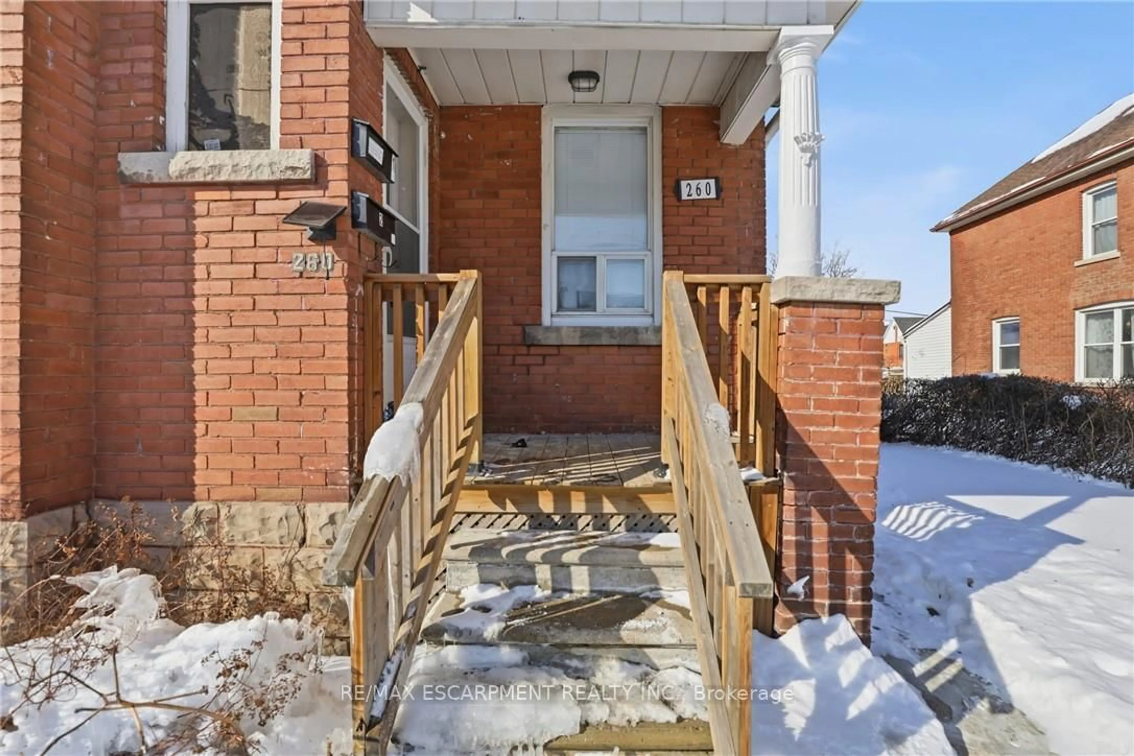 Unknown for 260 Prospect St, Hamilton Ontario L8M 2Z9