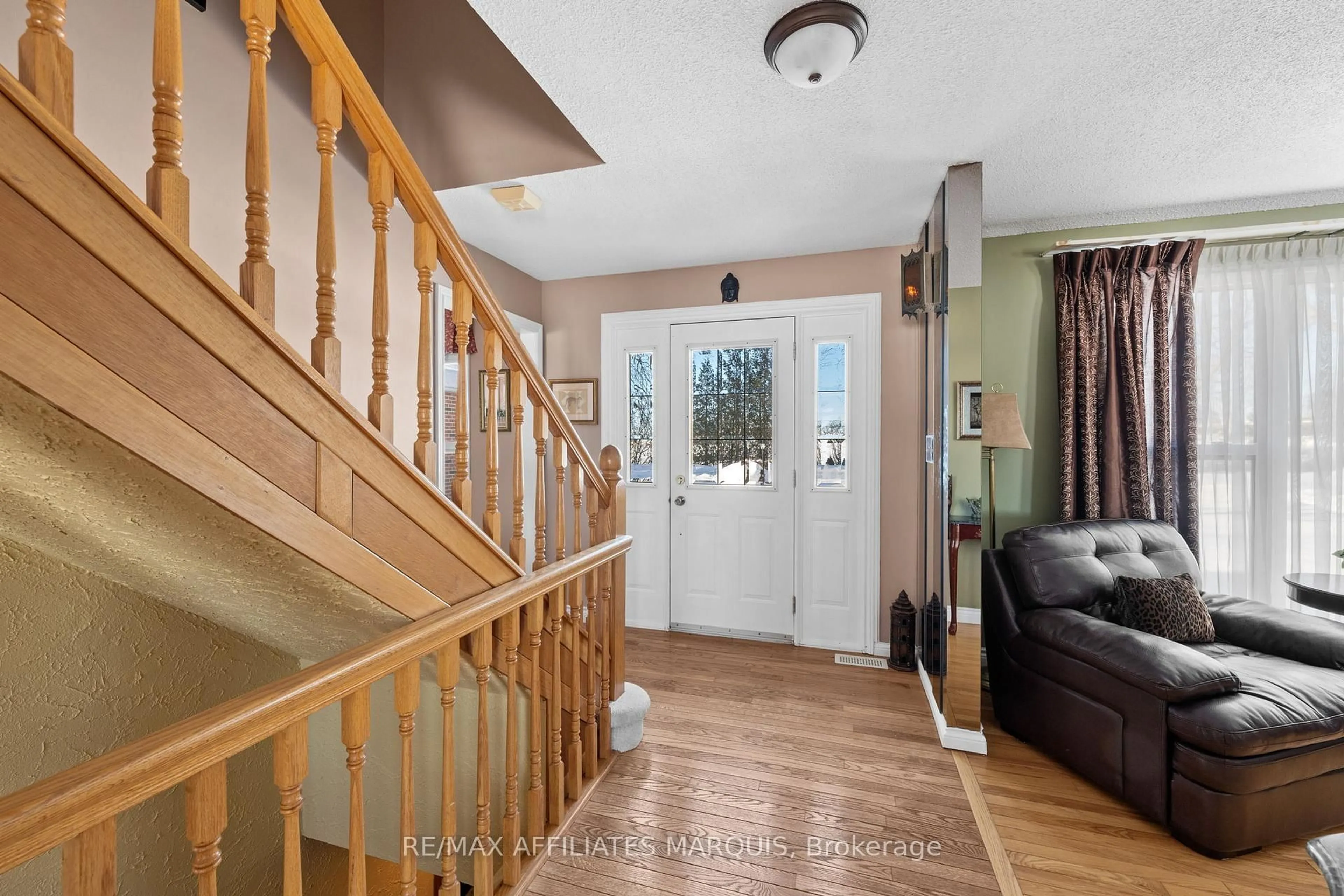 Indoor entryway for 26 Willow Lane, Merrickville-Wolford Ontario K7A 4S5