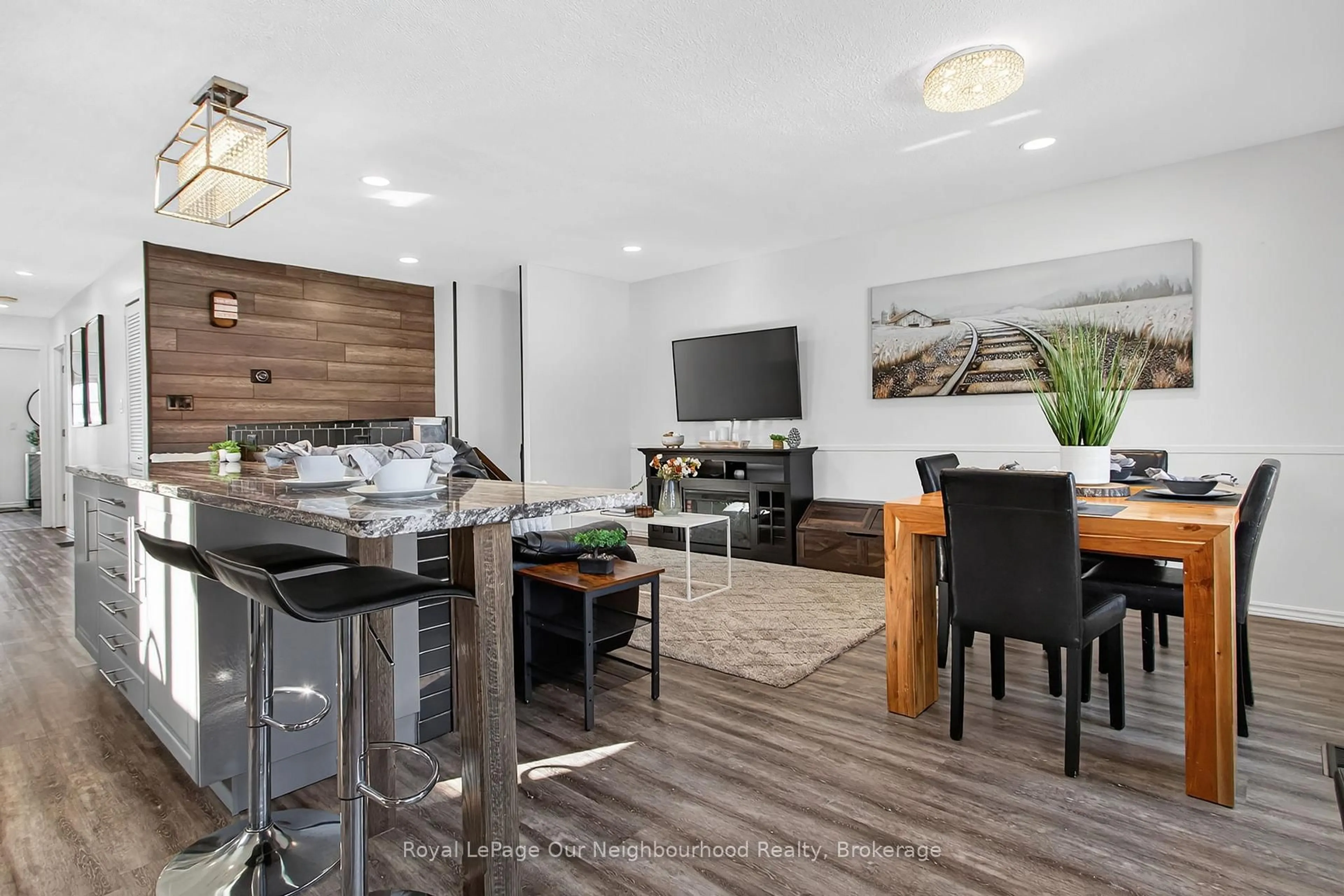 Open concept kitchen, unknown for 100 Keats Dr, Woodstock Ontario N4S 8B8