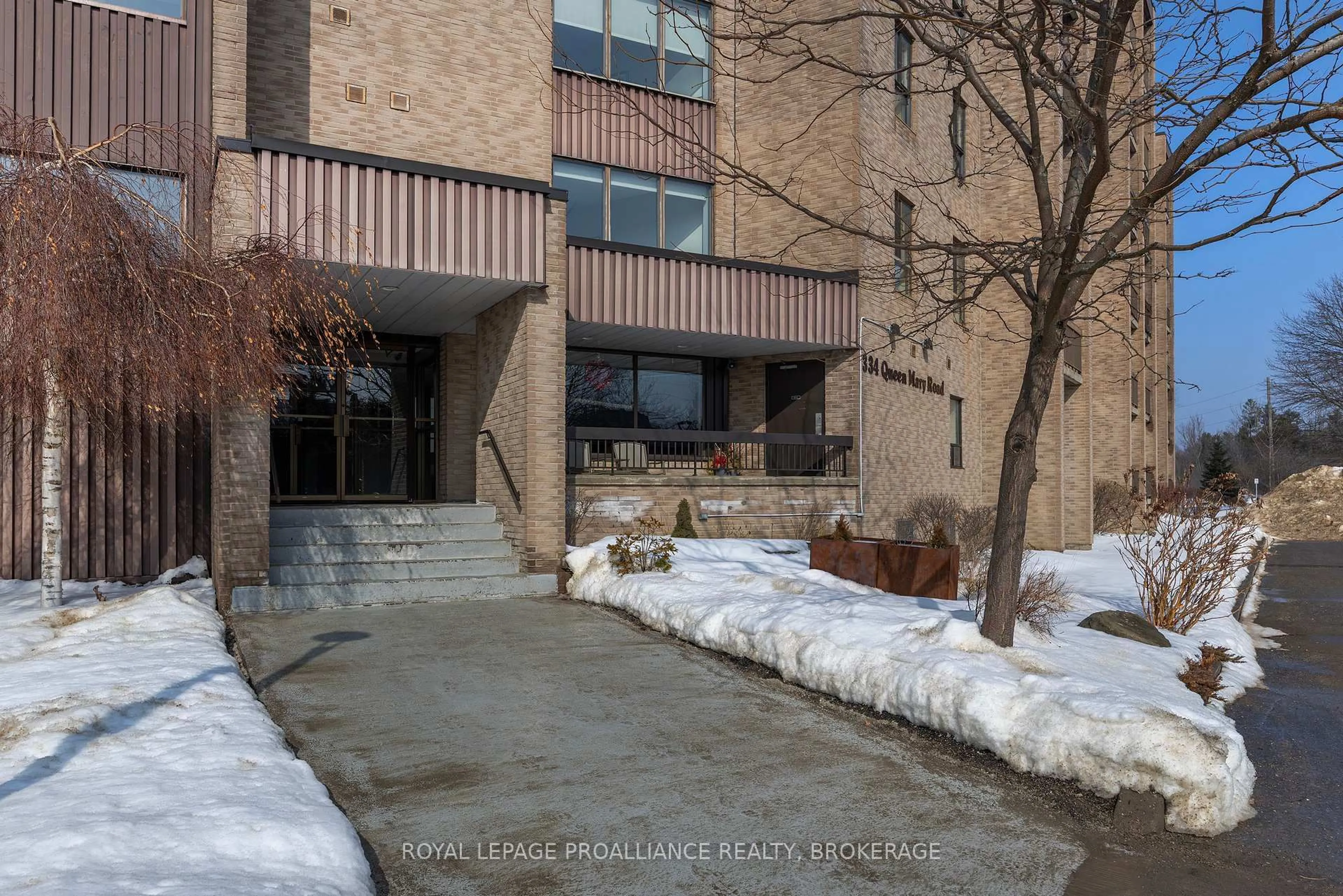 Indoor foyer for 334 Queen Mary Rd #207, Kingston Ontario K7M 7E7