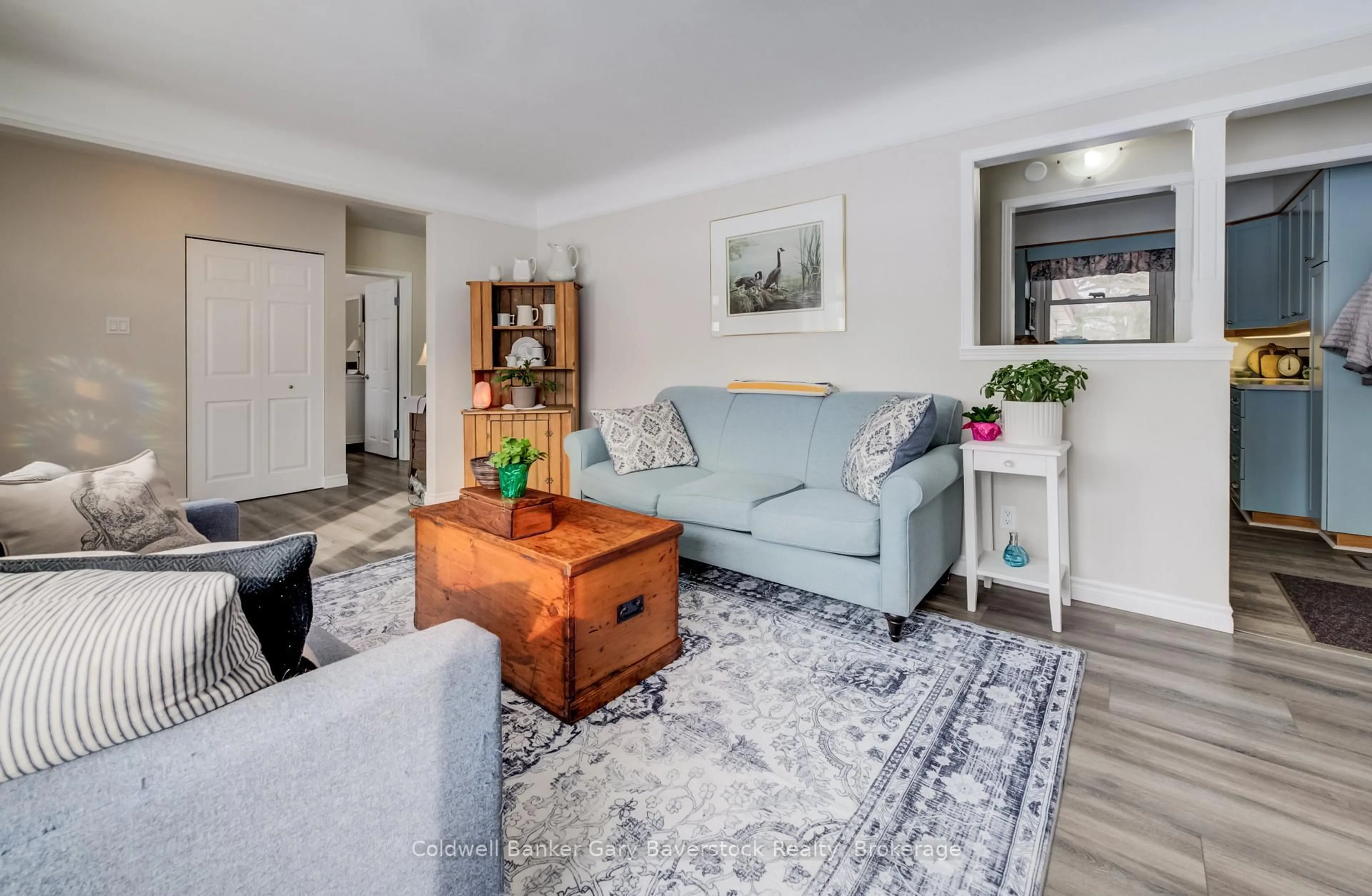 Living room with furniture, unknown for 23 Day St, Cambridge Ontario N1S 3R1