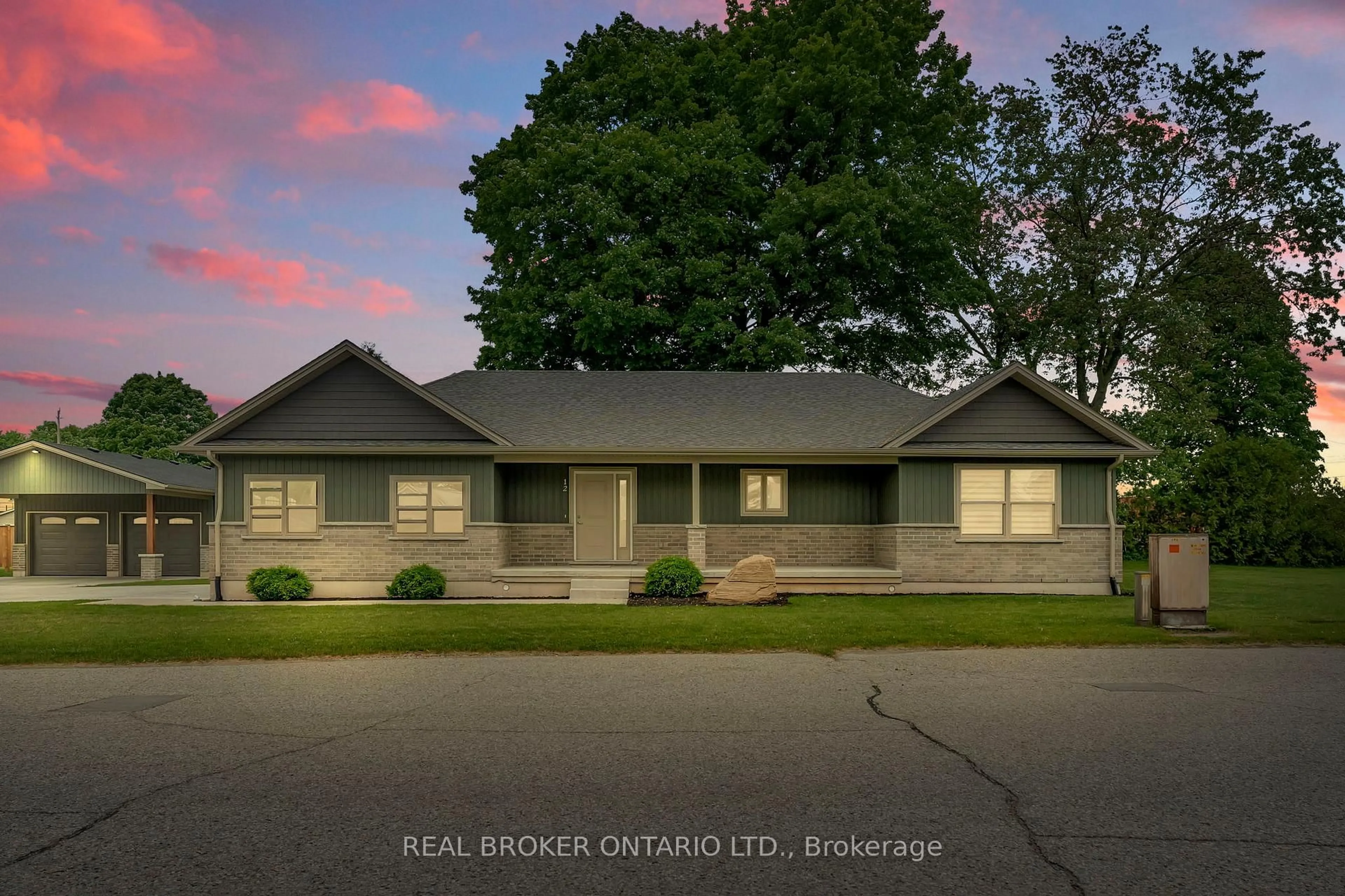 Unknown for 12 Albert St, Norfolk Ontario N5V 2L8