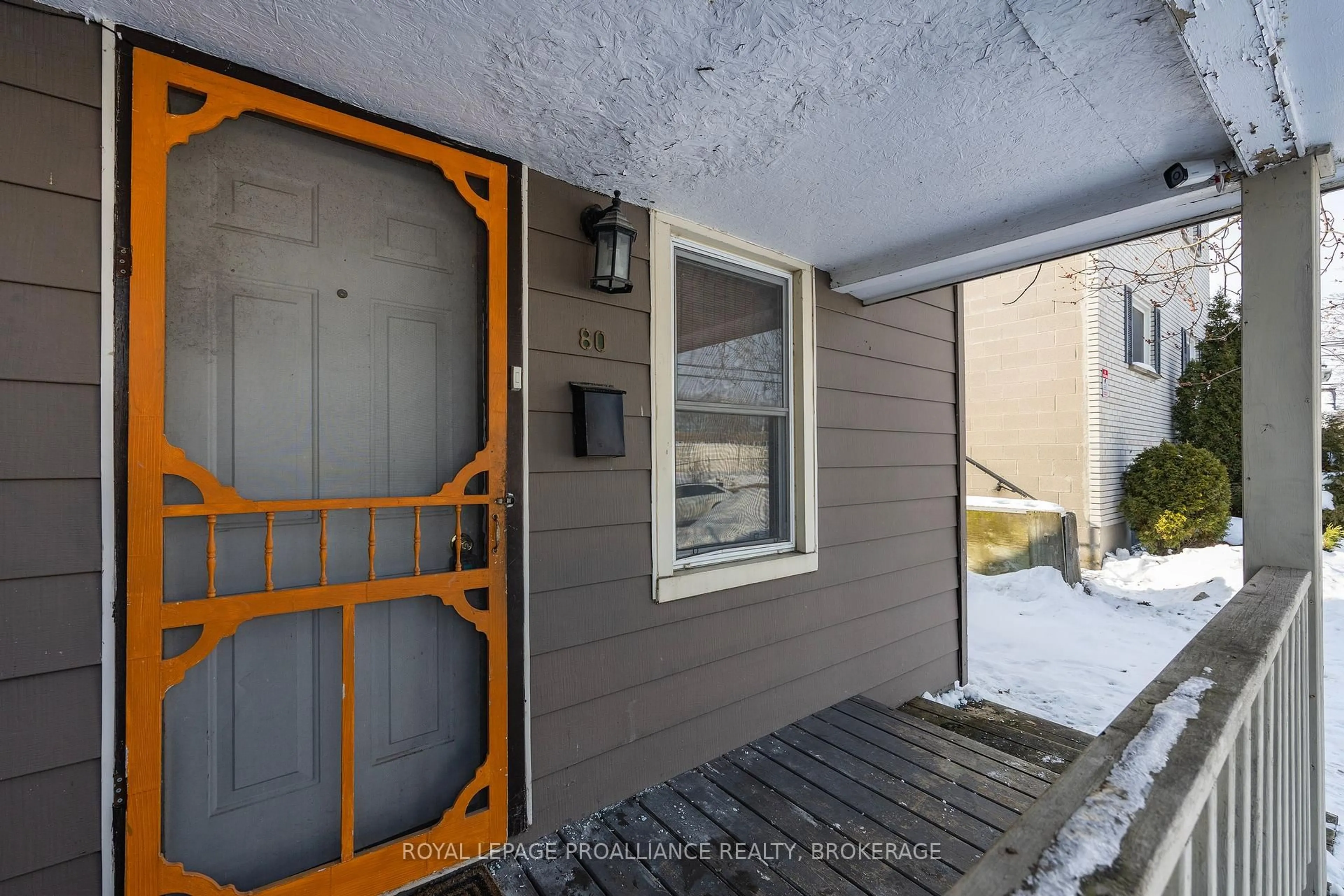 Indoor entryway for 80 Joseph St, Kingston Ontario K7K 2H7