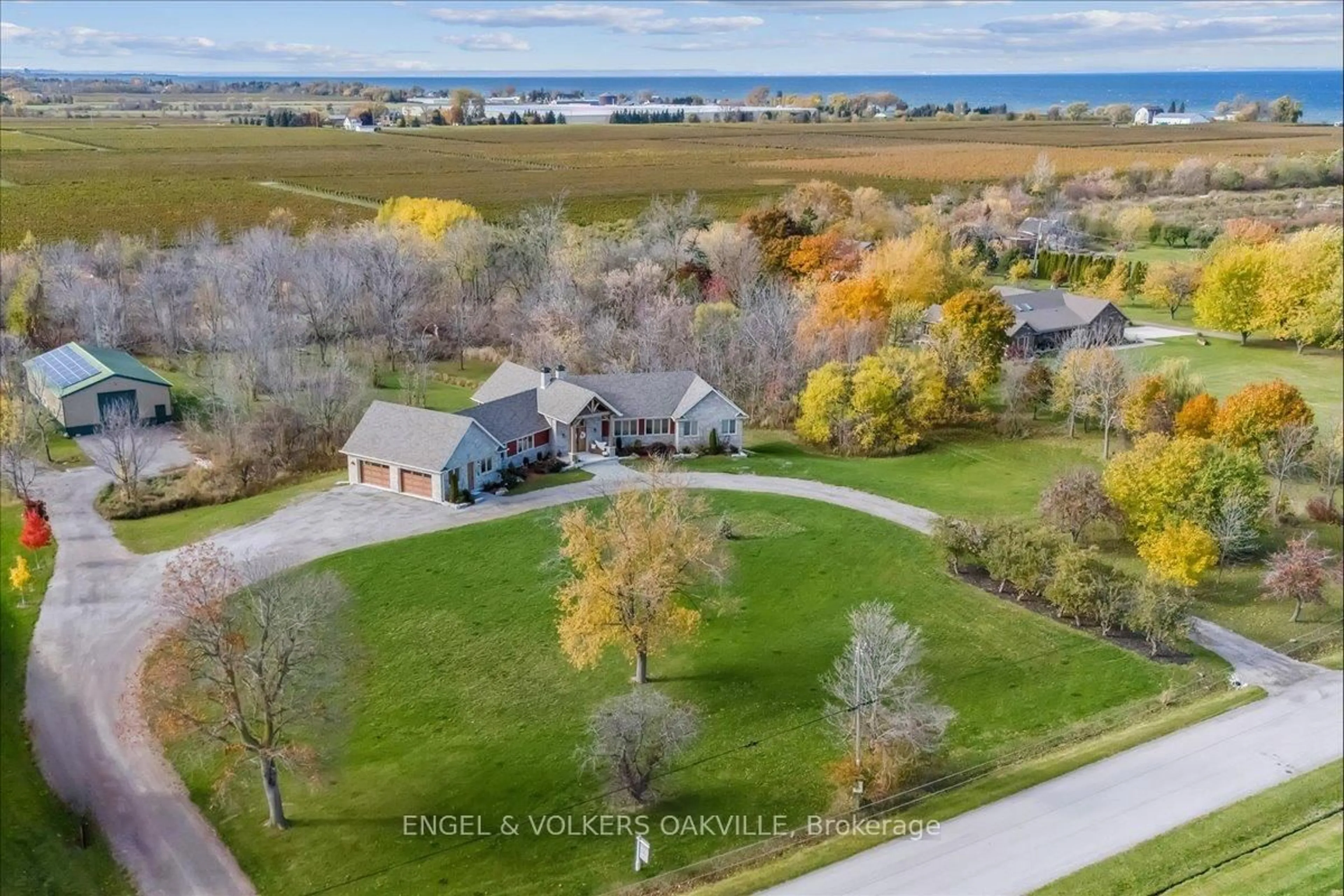 A pic from outside/outdoor area/front of a property/back of a property/a pic from drone, water/lake/river/ocean view for 4844 Cherry Ave, Lincoln Ontario L0R 1B1