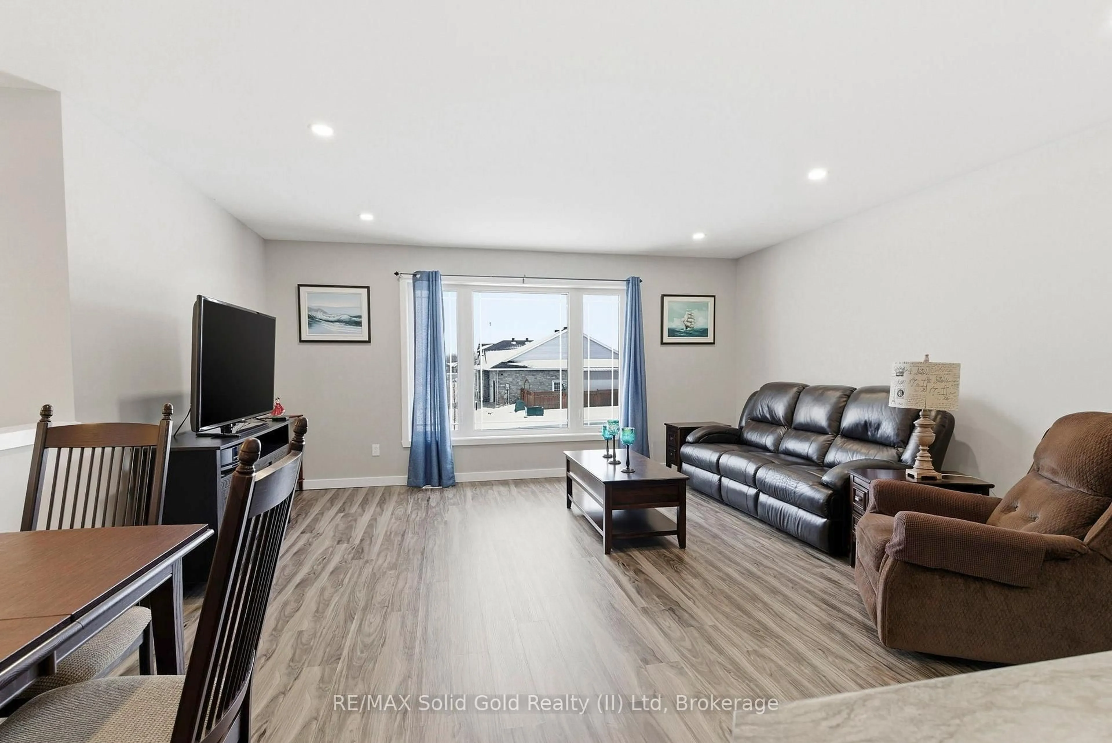 Living room with furniture, unknown for 242 Glen Nora Dr, Cornwall Ontario K6H 0H6