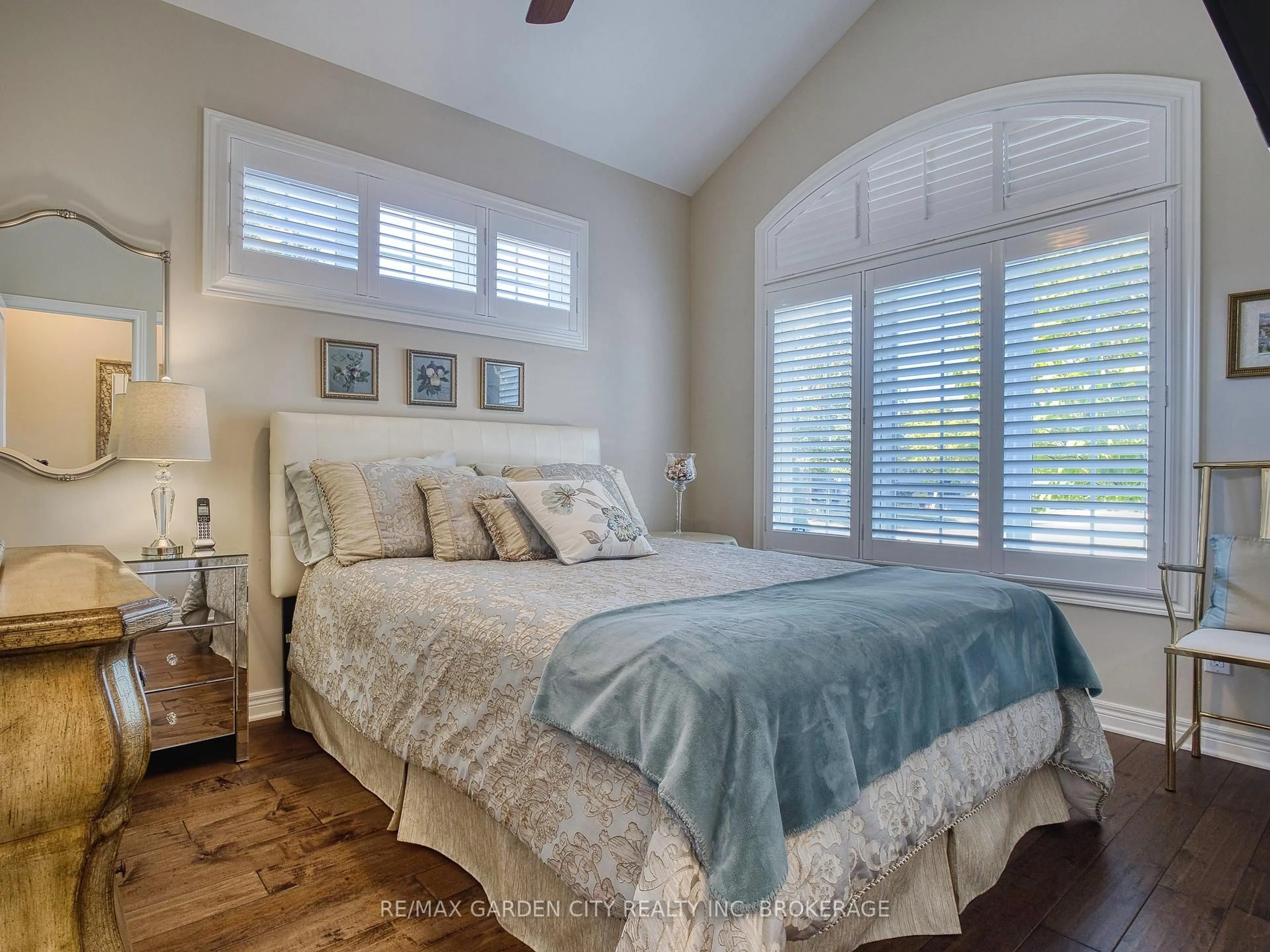 Bedroom with bed, unknown for 215 Vansickle Rd #15, St. Catharines Ontario L2S 0E3