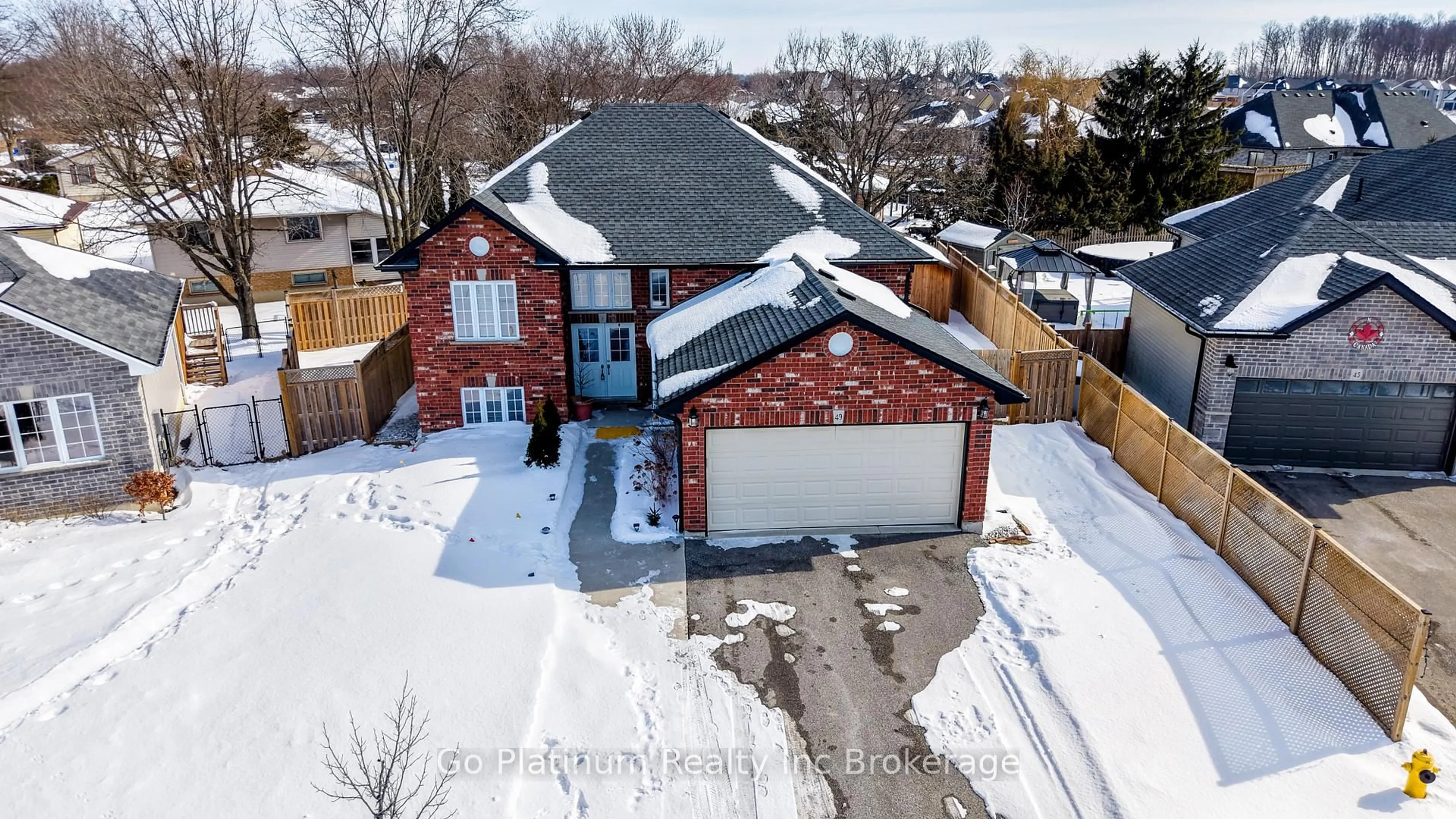 A pic from outside/outdoor area/front of a property/back of a property/a pic from drone, street for 49 Dennis Dr, Norwich Ontario N0J 1P0