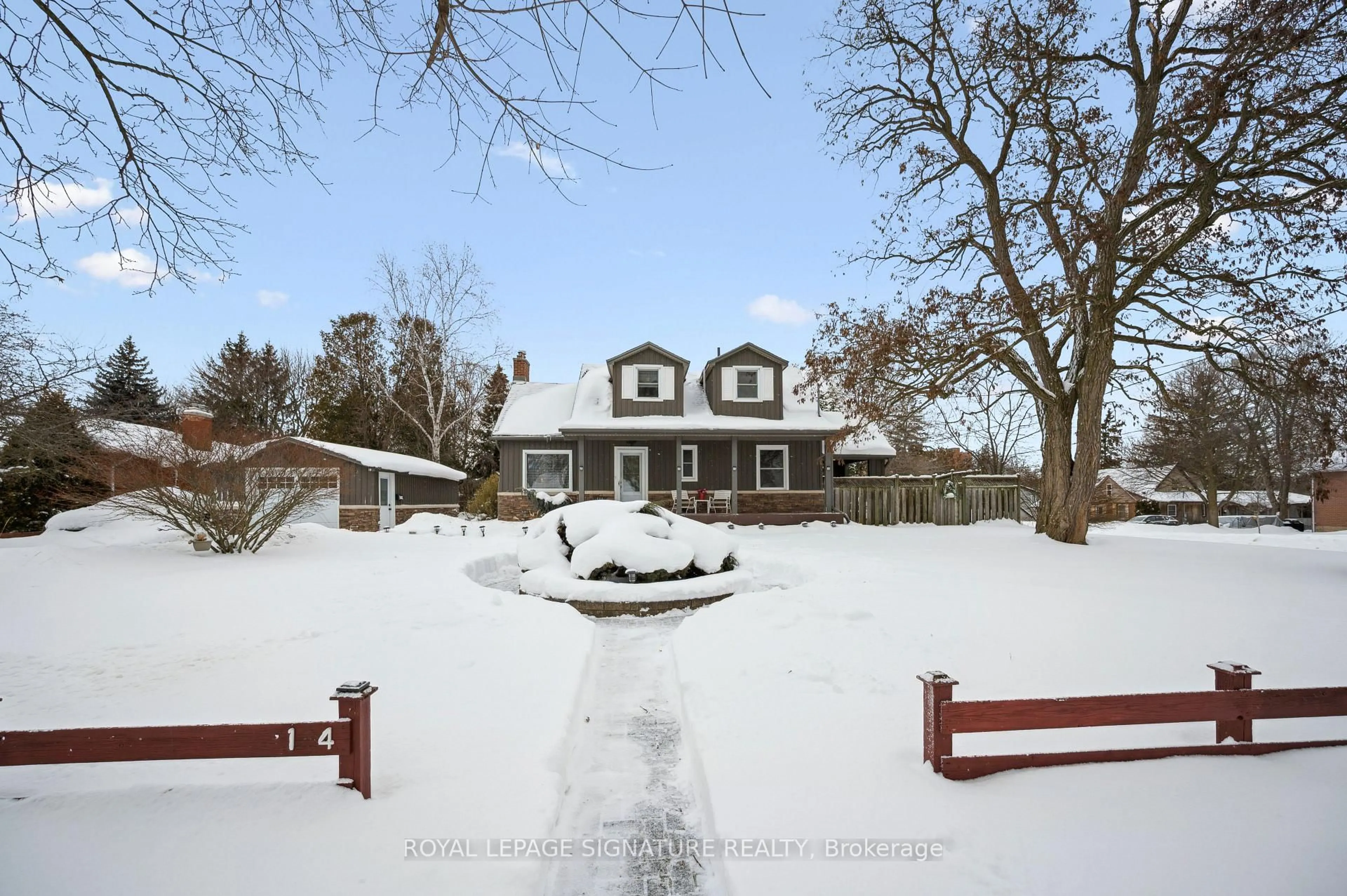 A pic from outside/outdoor area/front of a property/back of a property/a pic from drone, street for 164 Jackson Ave, Kitchener Ontario N2H 3P4
