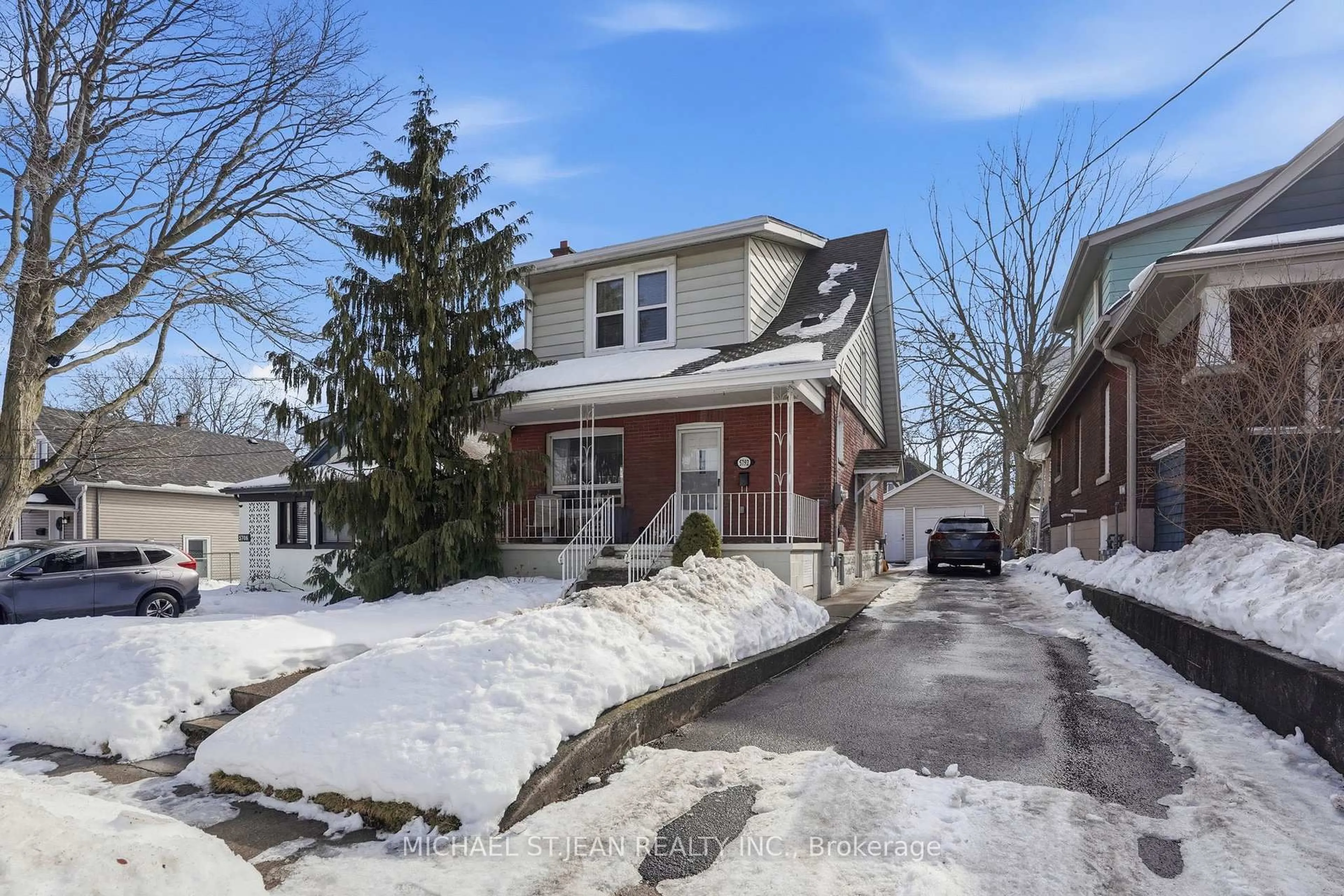 Home with brick exterior material, street for 5792 Summer St, Niagara Falls Ontario L2G 1M2