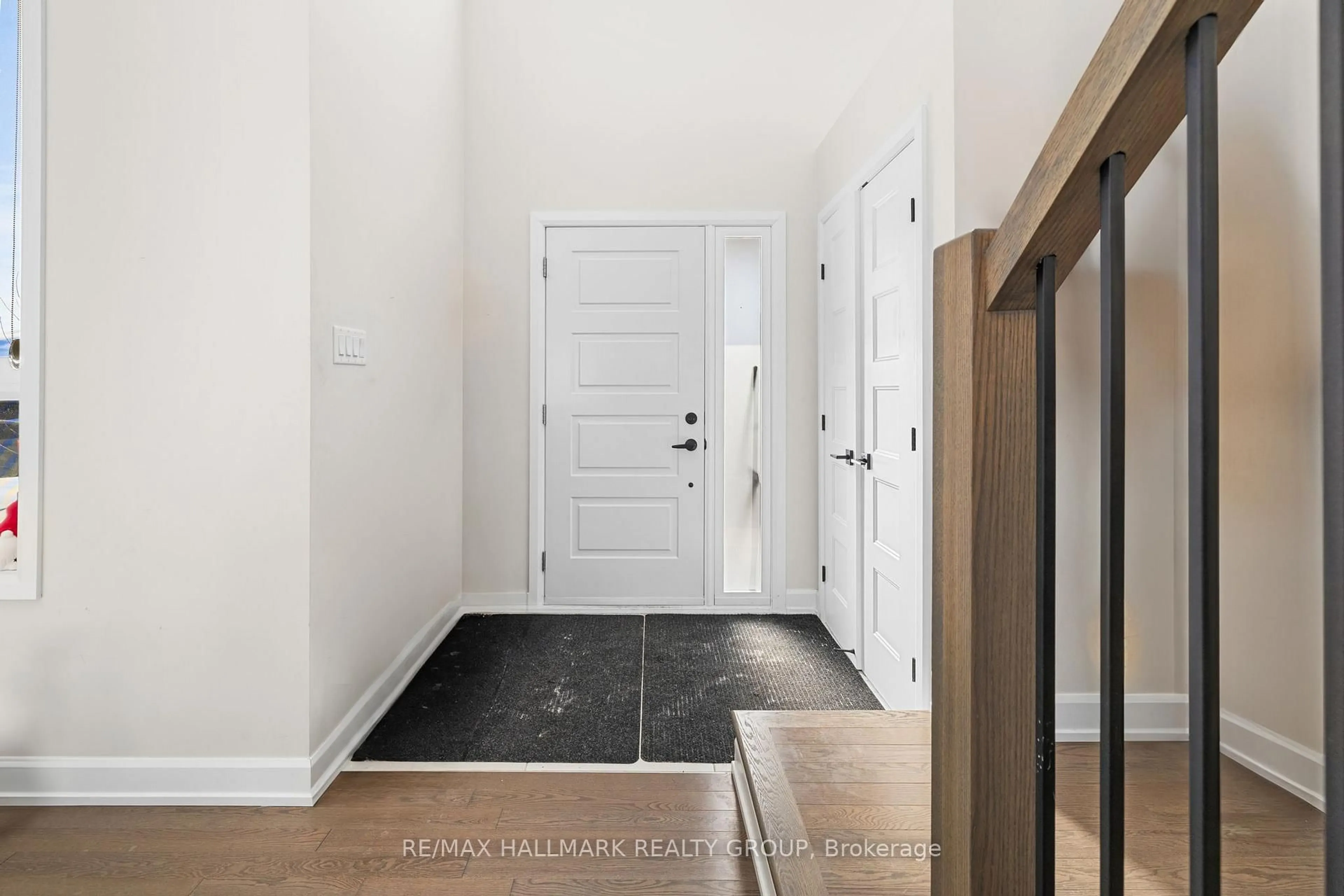 Indoor entryway for 63 Rutile St, Clarence-Rockland Ontario K4K 0M6