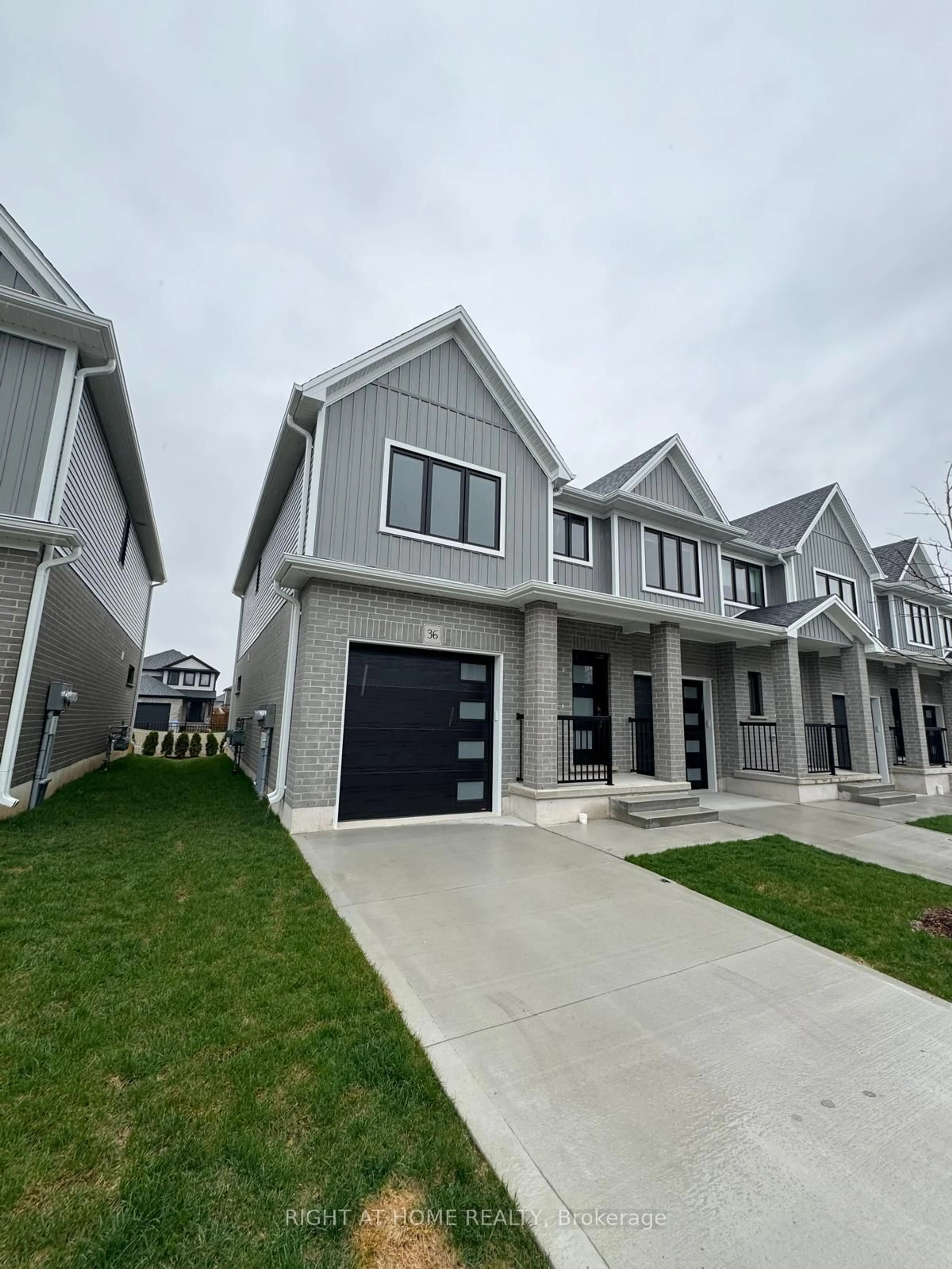 Unknown for 17 NICHOLSON St #36, Lucan Biddulph Ontario N0M 2J0