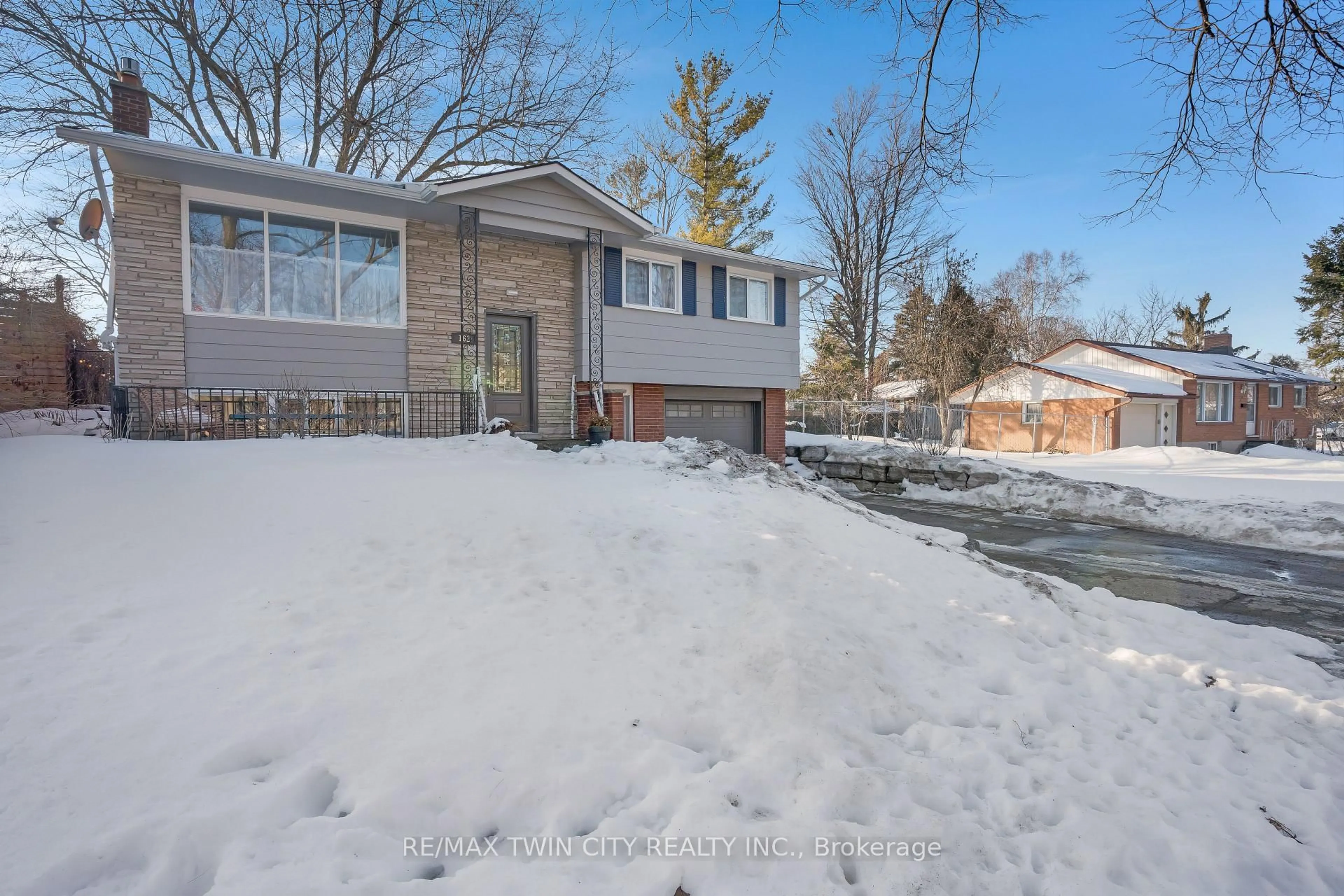 A pic from outside/outdoor area/front of a property/back of a property/a pic from drone, street for 162 Indian Rd, Kitchener Ontario N2B 2S5