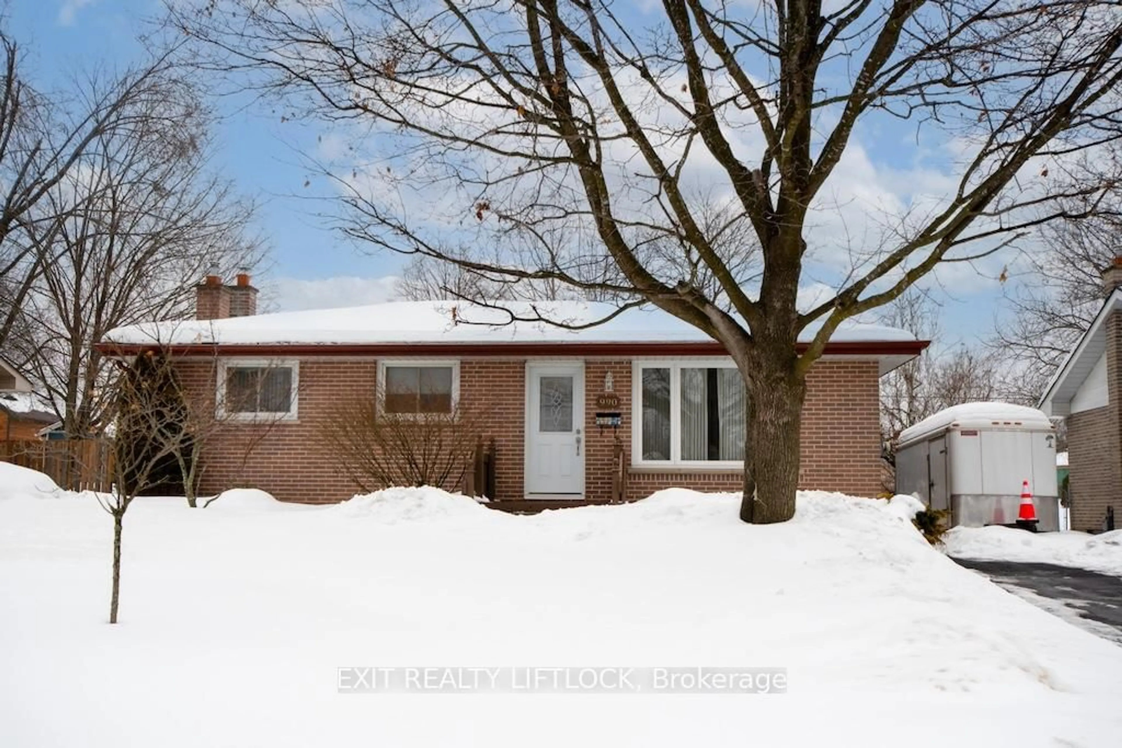 Unknown for 990 St Paul's St, Peterborough Ontario K9H 6J6