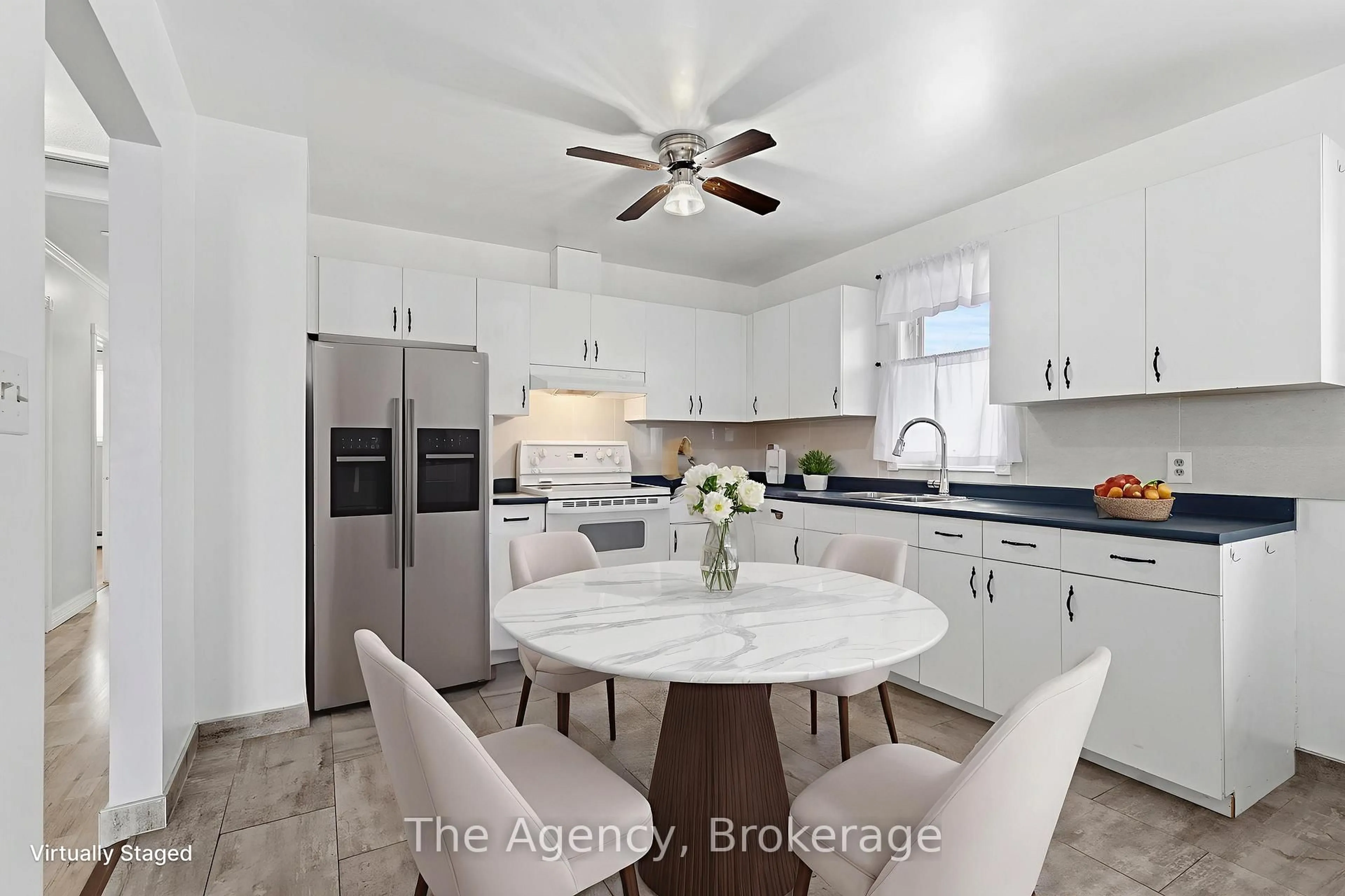 Open concept kitchen, ceramic/tile floor for 379 Southworth St, Welland Ontario L3B 2A1