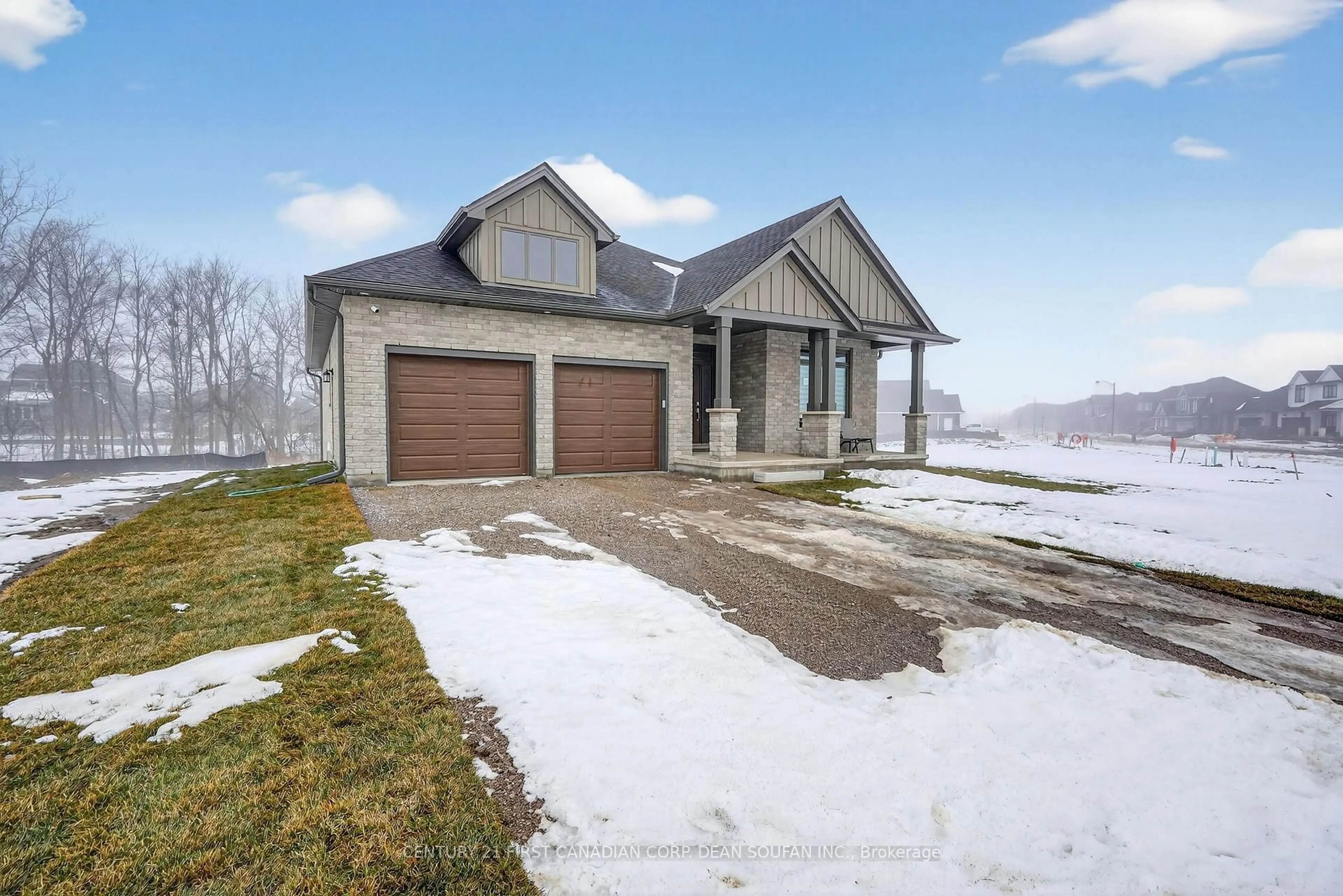 A pic from outside/outdoor area/front of a property/back of a property/a pic from drone, street for 44 Muirfield Dr, St. Thomas Ontario N5R 0R9