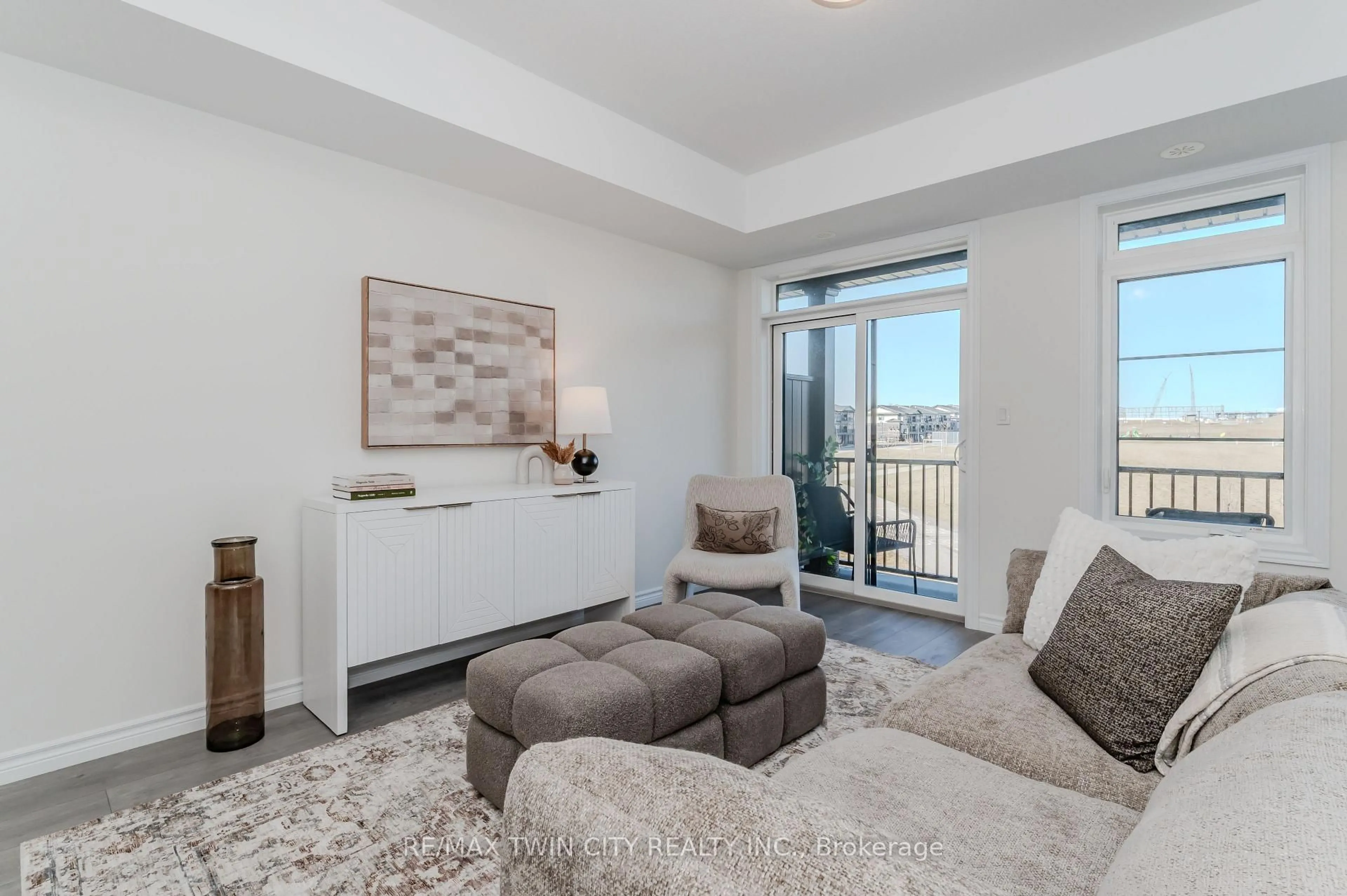 Living room with furniture, unknown for 6 Lomond Lane, Kitchener Ontario N2R 0R4