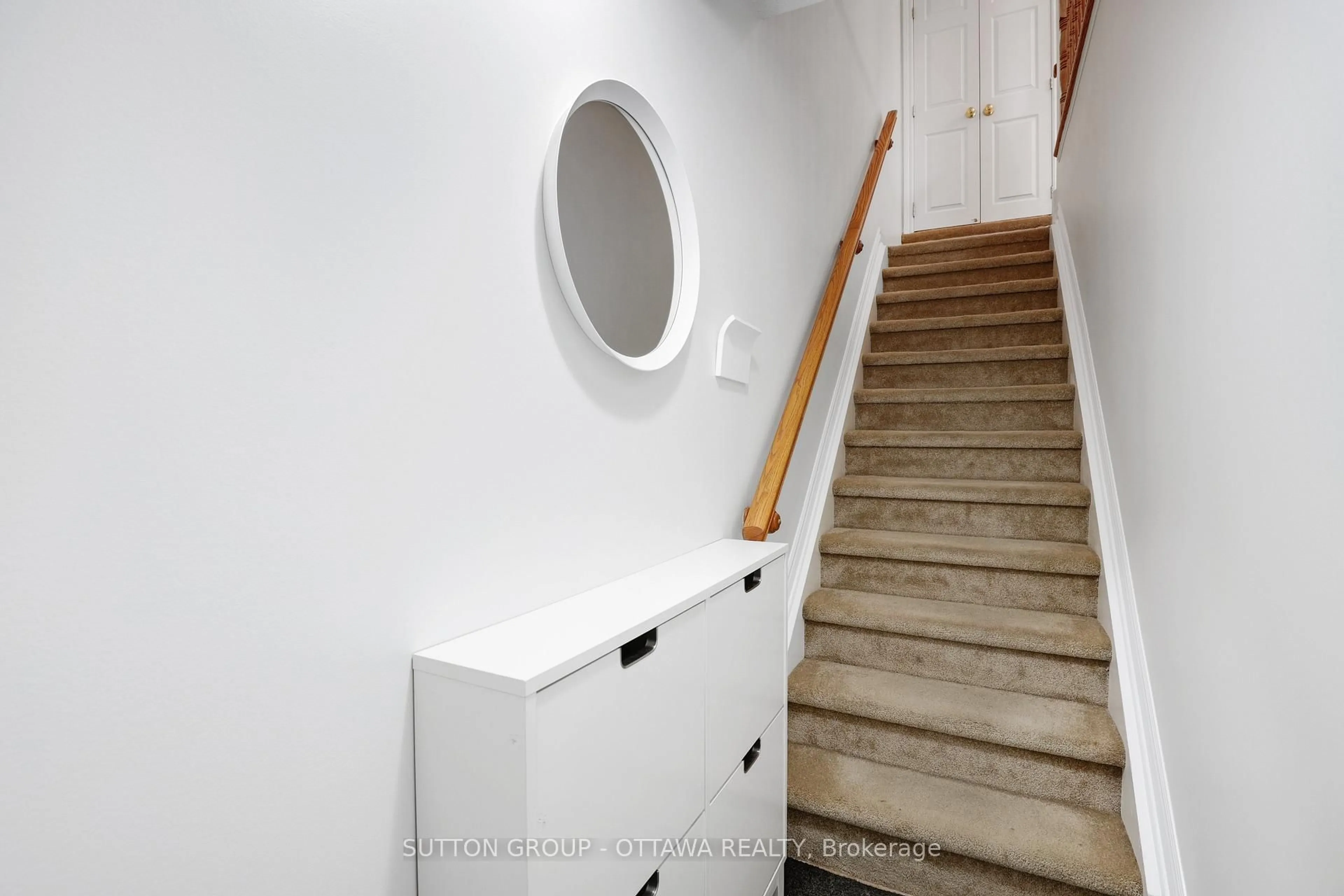 Stairs for 115 Tall Pines Private, Ottawa Ontario K2H 1H1