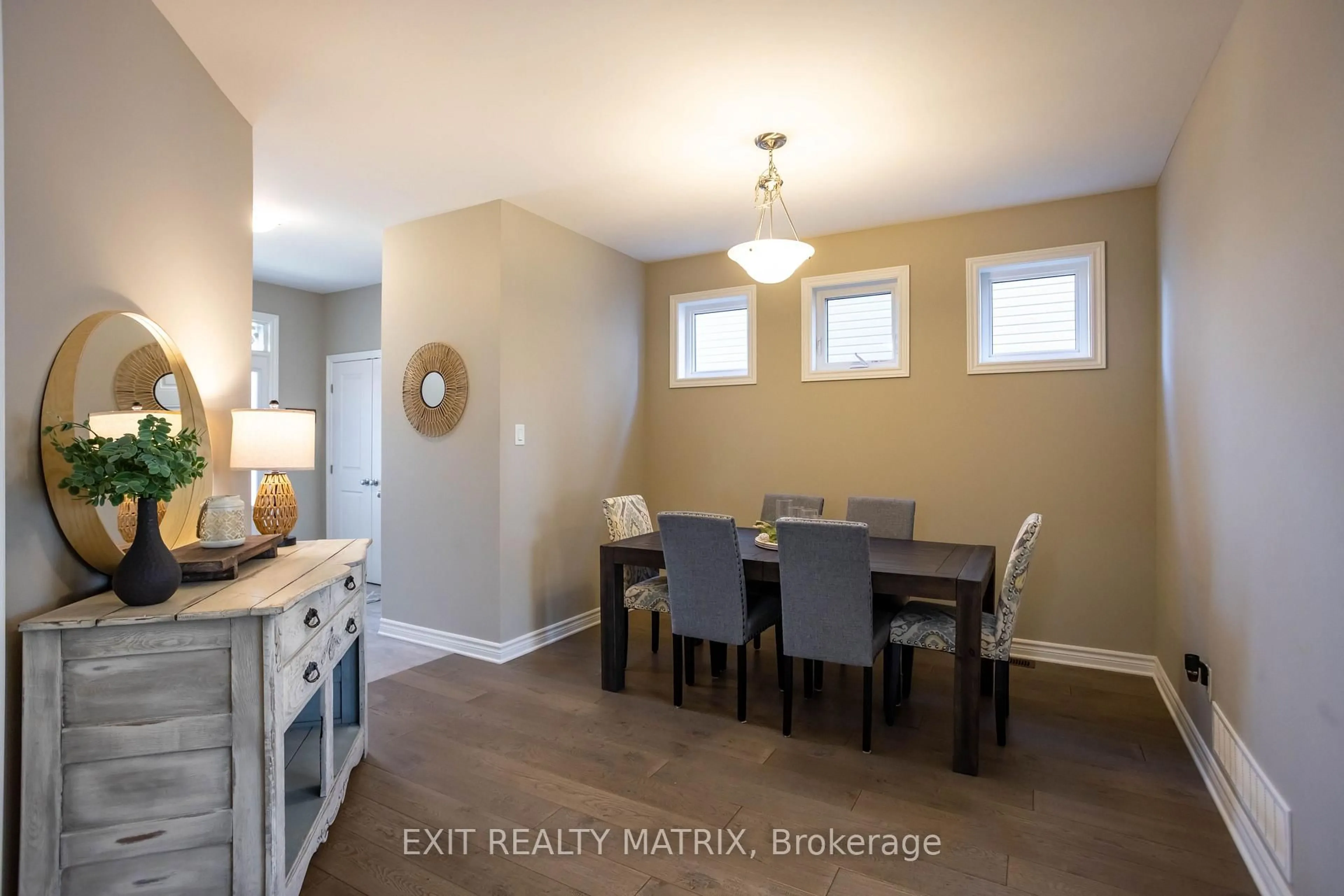 Unknown for 573 Strasbourg St, Russell Ontario K0A 1W0