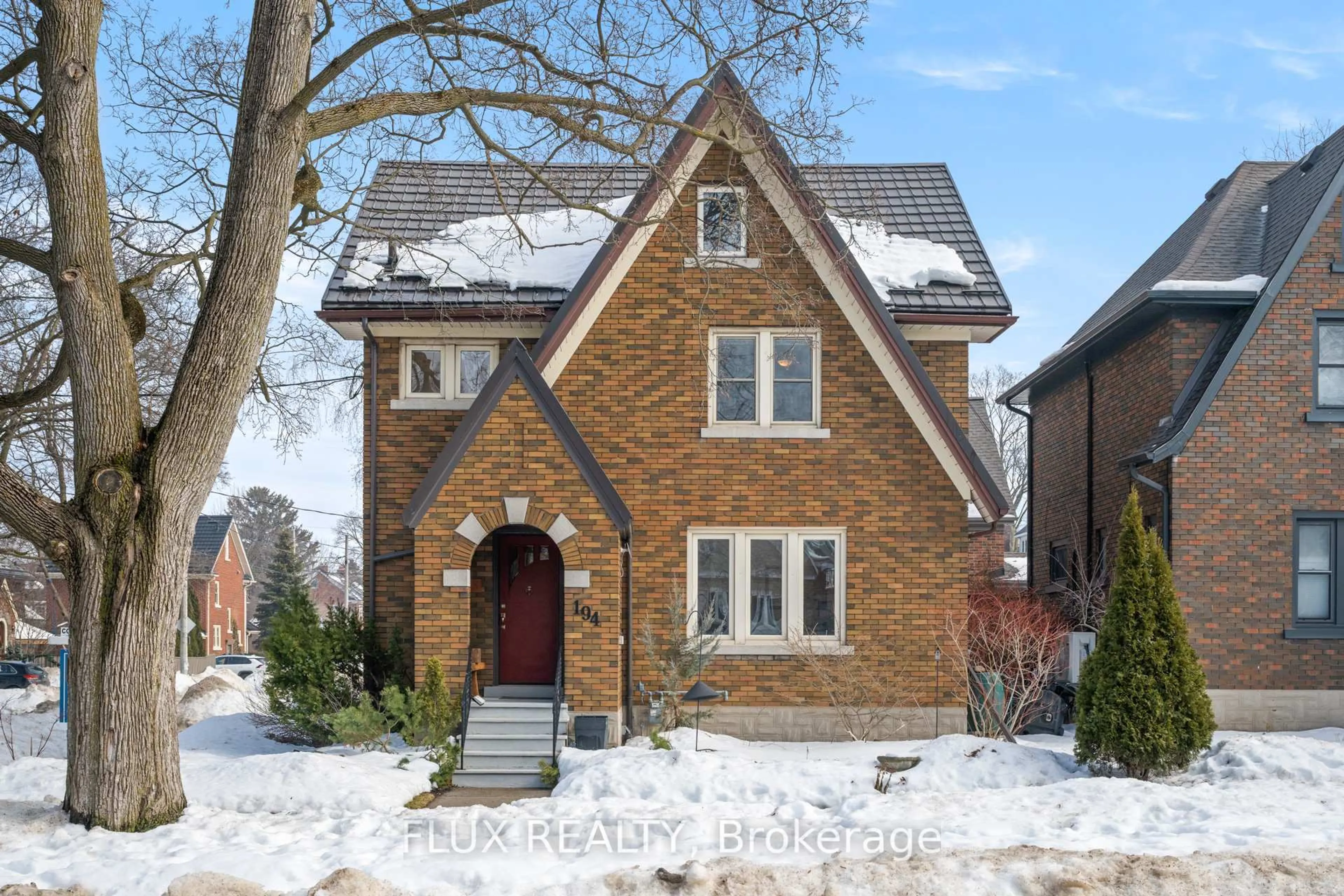 Home with brick exterior material, street for 194 Simeon St, Kitchener Ontario N2H 1T1