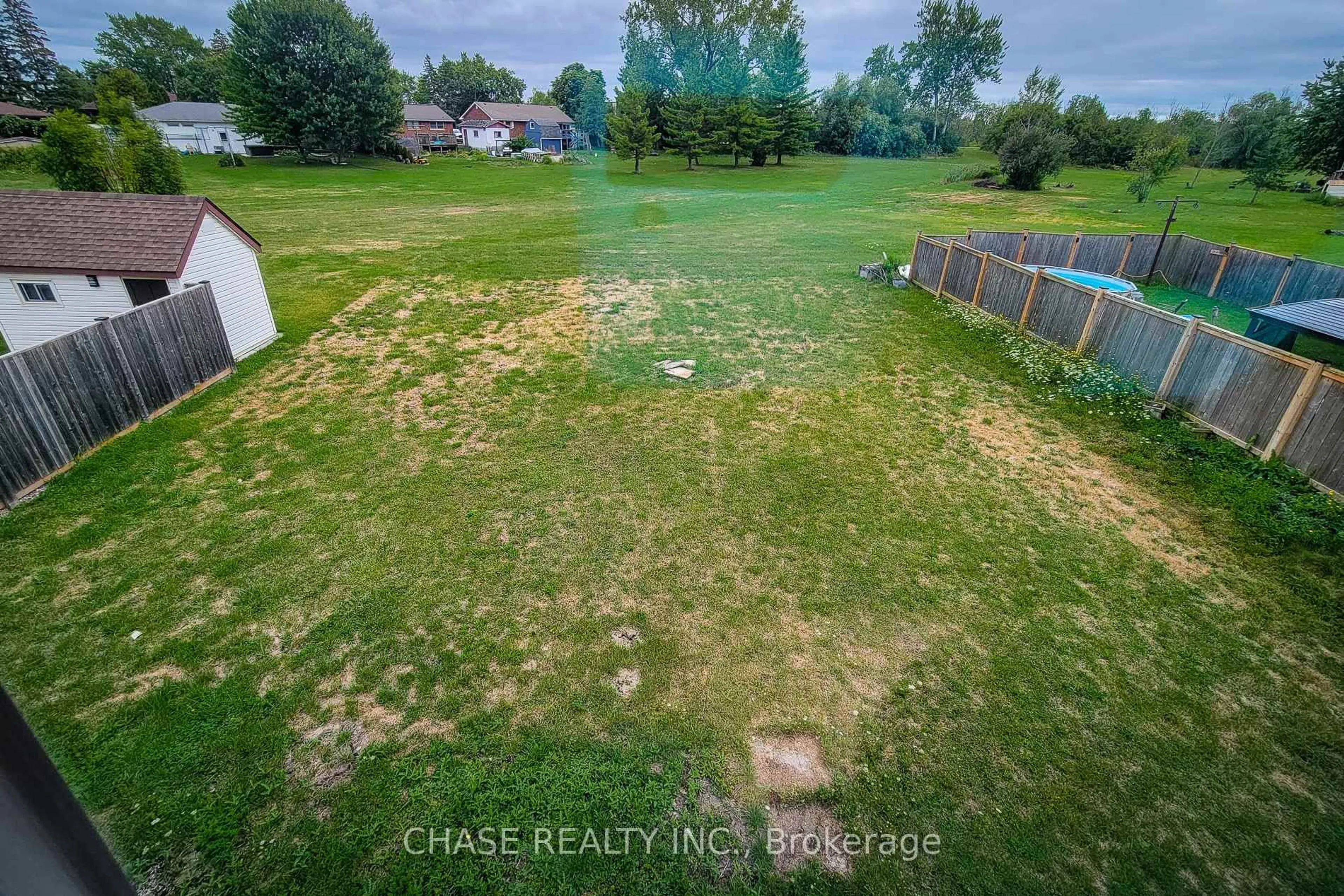 A pic from outside/outdoor area/front of a property/back of a property/a pic from drone, water/lake/river/ocean view for 107 Saint George St, Welland Ontario L3C 5N5
