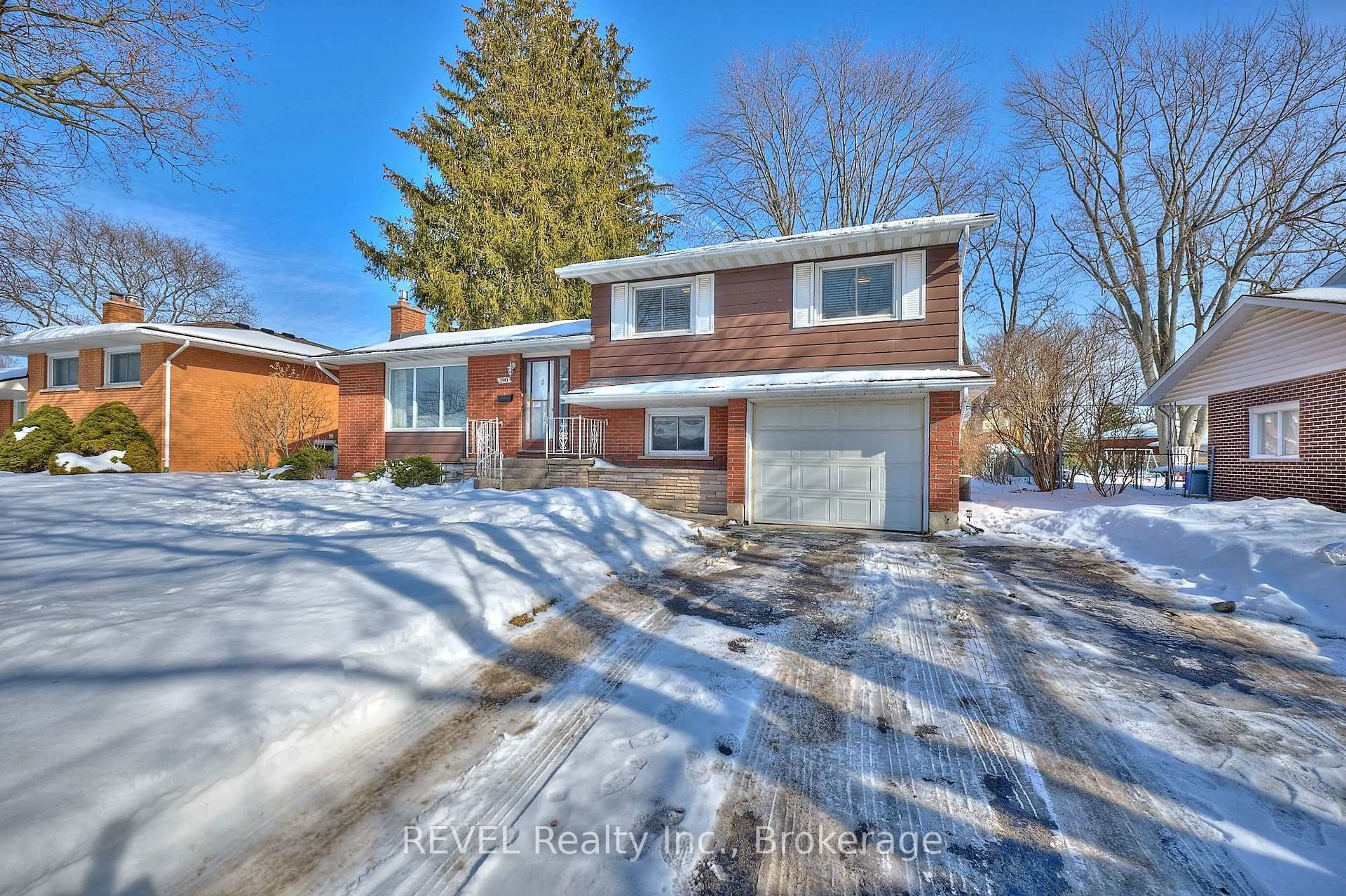 Home with brick exterior material, street for 190 Willson Rd, Welland Ontario L3C 2T6