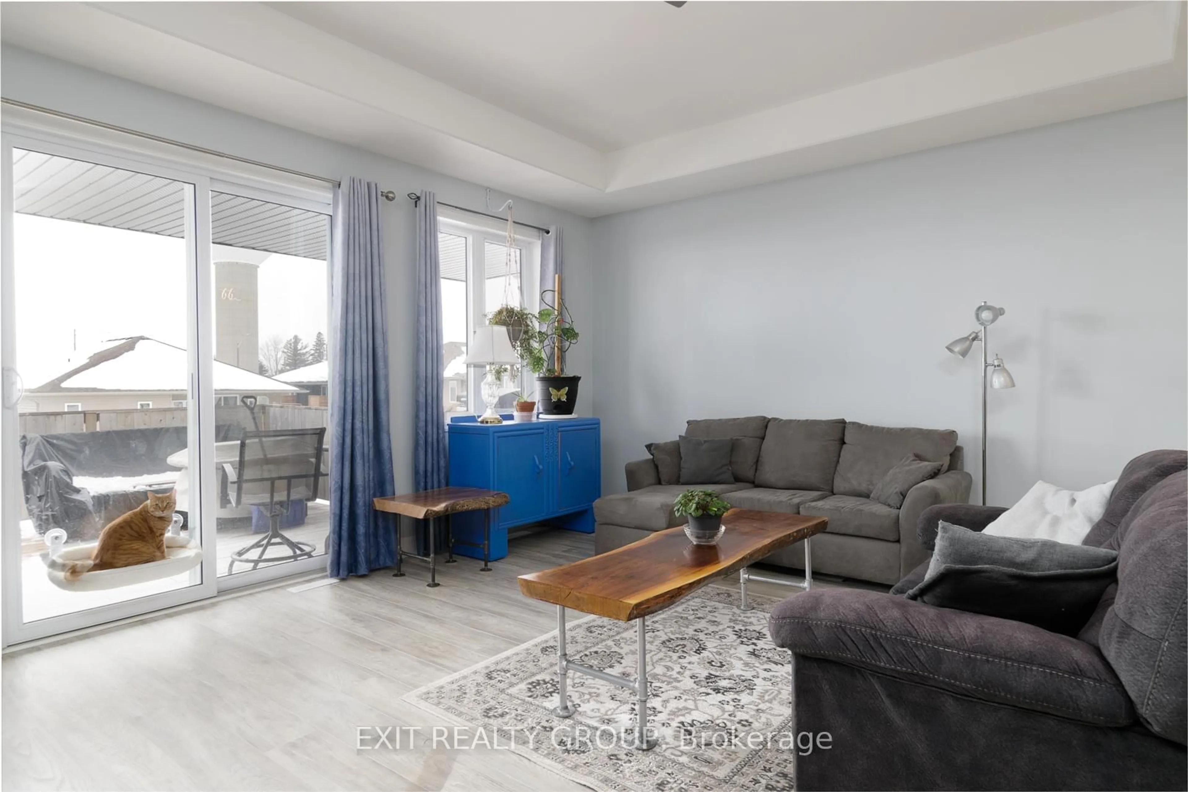 Living room with furniture, unknown for 16 Matheos Cres, Quinte West Ontario K8V 0L2