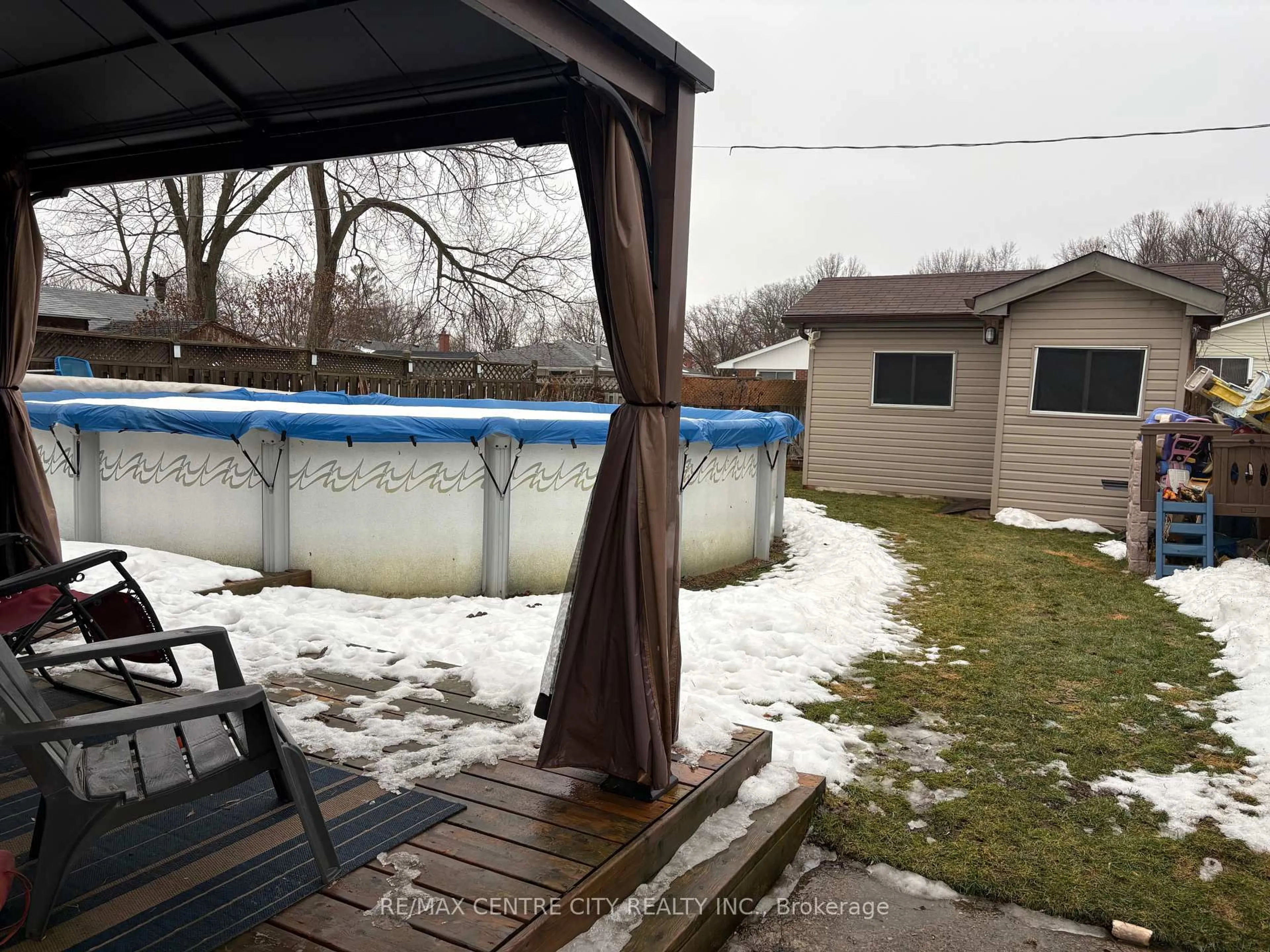 Unknown for 19 Rosemount Cres, St. Thomas Ontario N5P 2J2