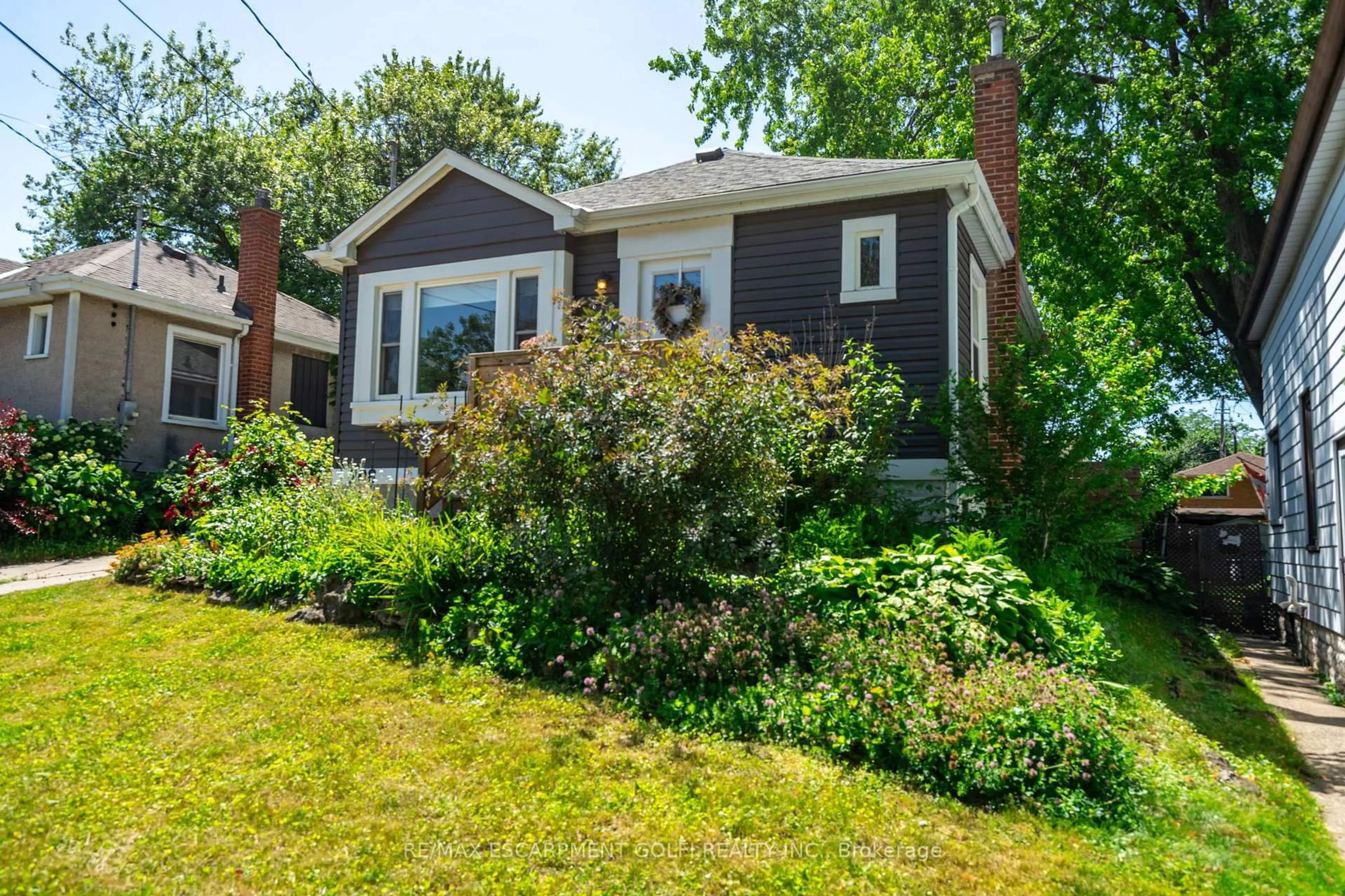 Unknown for 208 East 21st St, Hamilton Ontario L8V 2T7