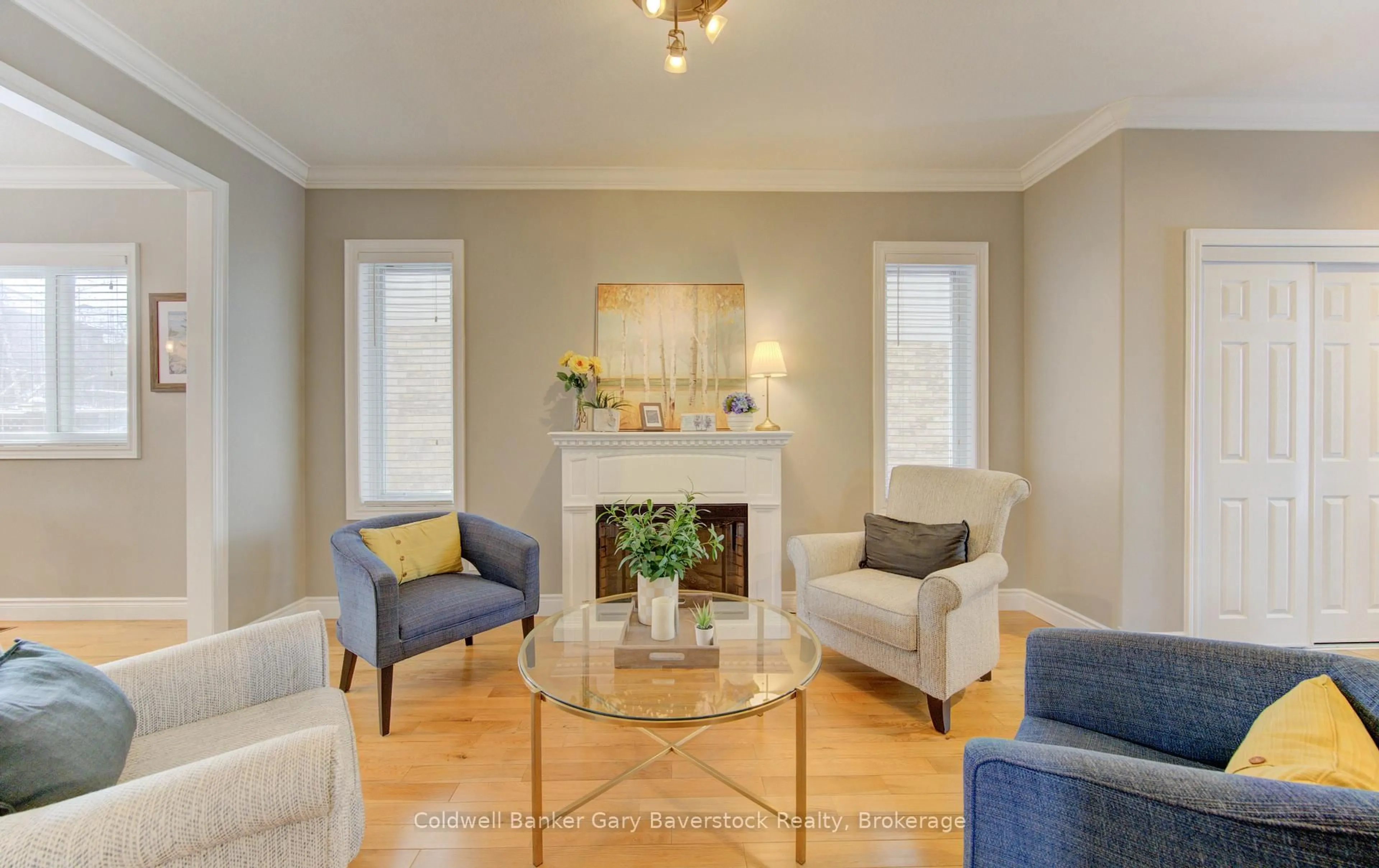 Living room with furniture, unknown for 153 Steepleridge St, Kitchener Ontario N2P 2W2