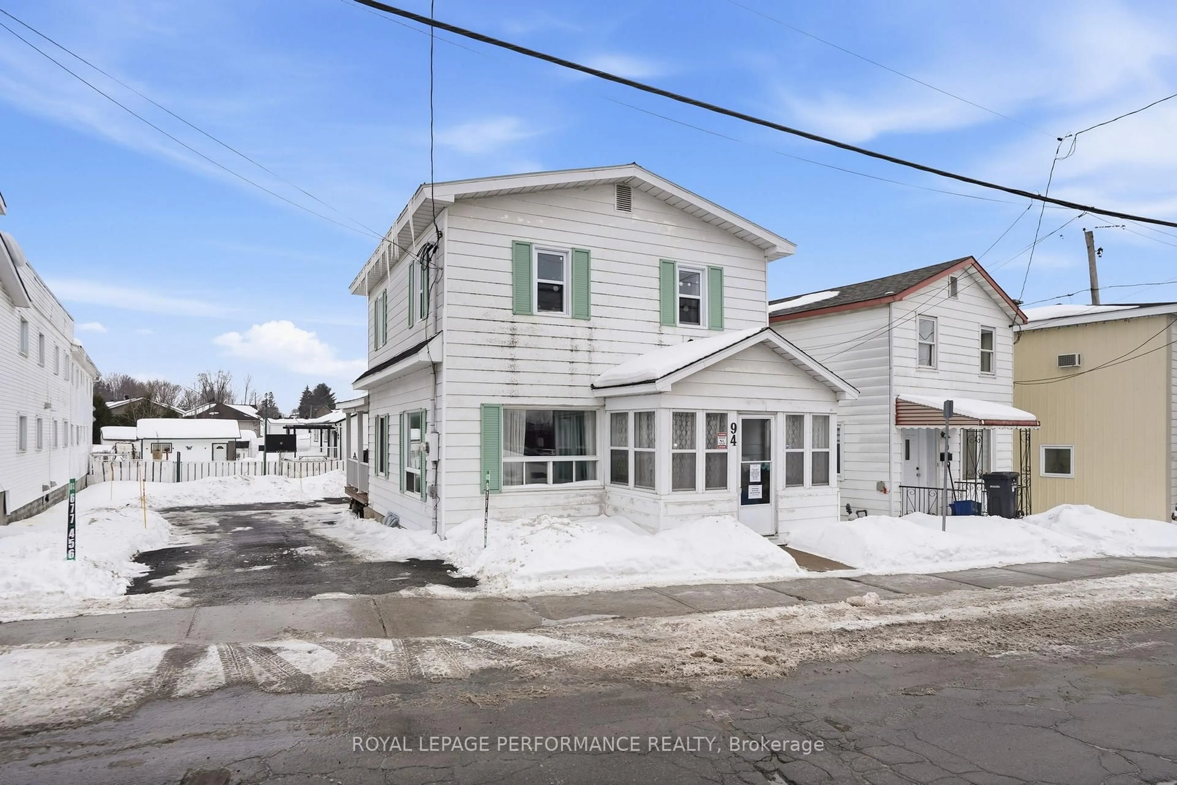 Unknown for 94 Regent St, Hawkesbury Ontario K6A 1E8