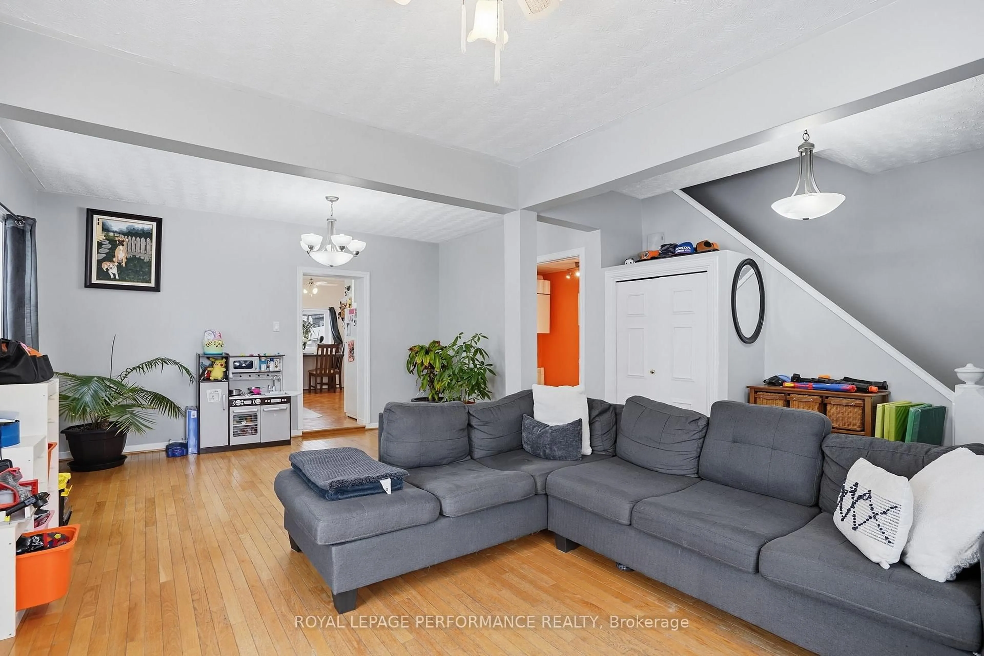 Living room with furniture, unknown for 94 Regent St, Hawkesbury Ontario K6A 1E8