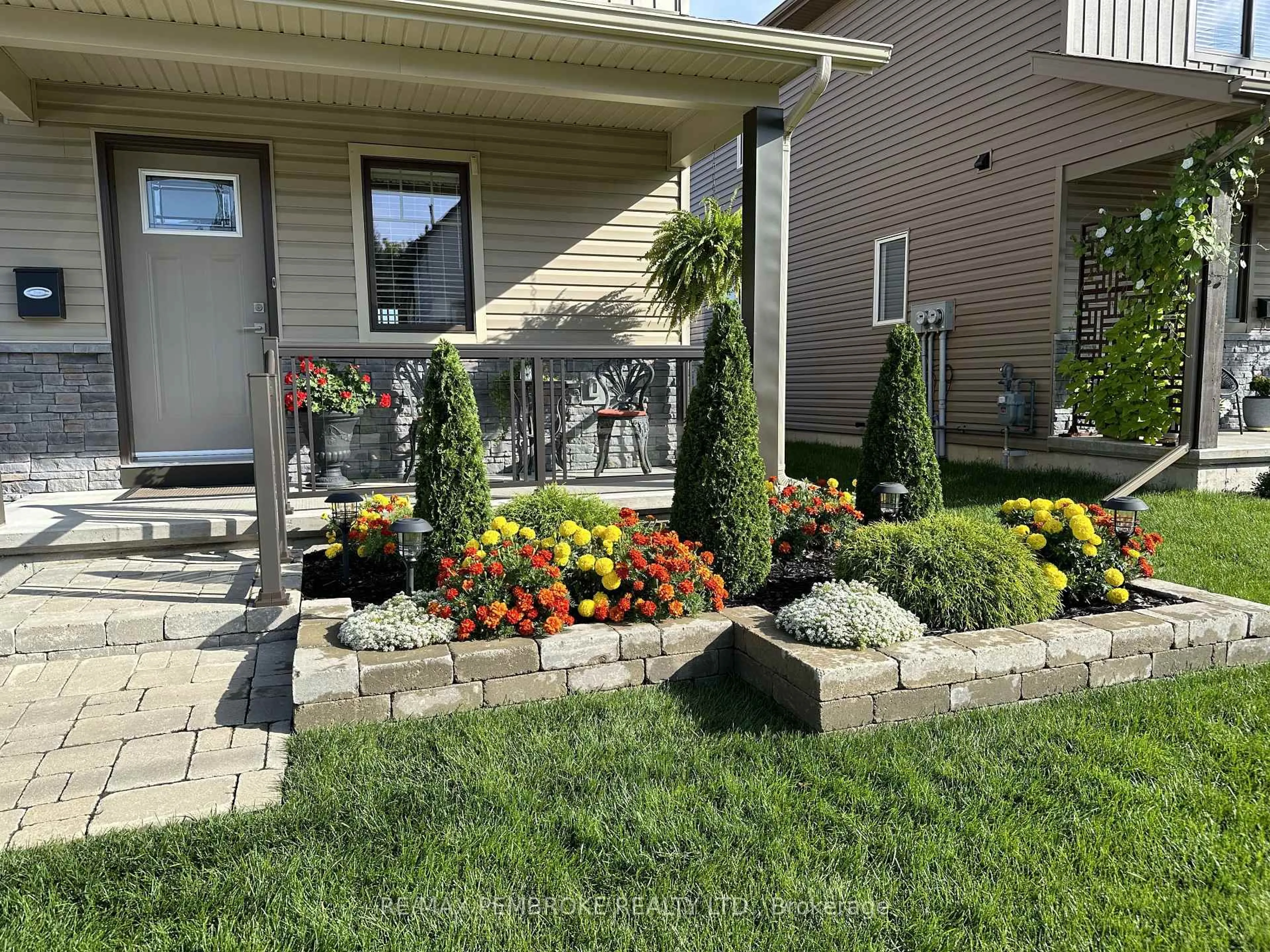 Unknown for 347 Nelson St, Pembroke Ontario K8A 3N5