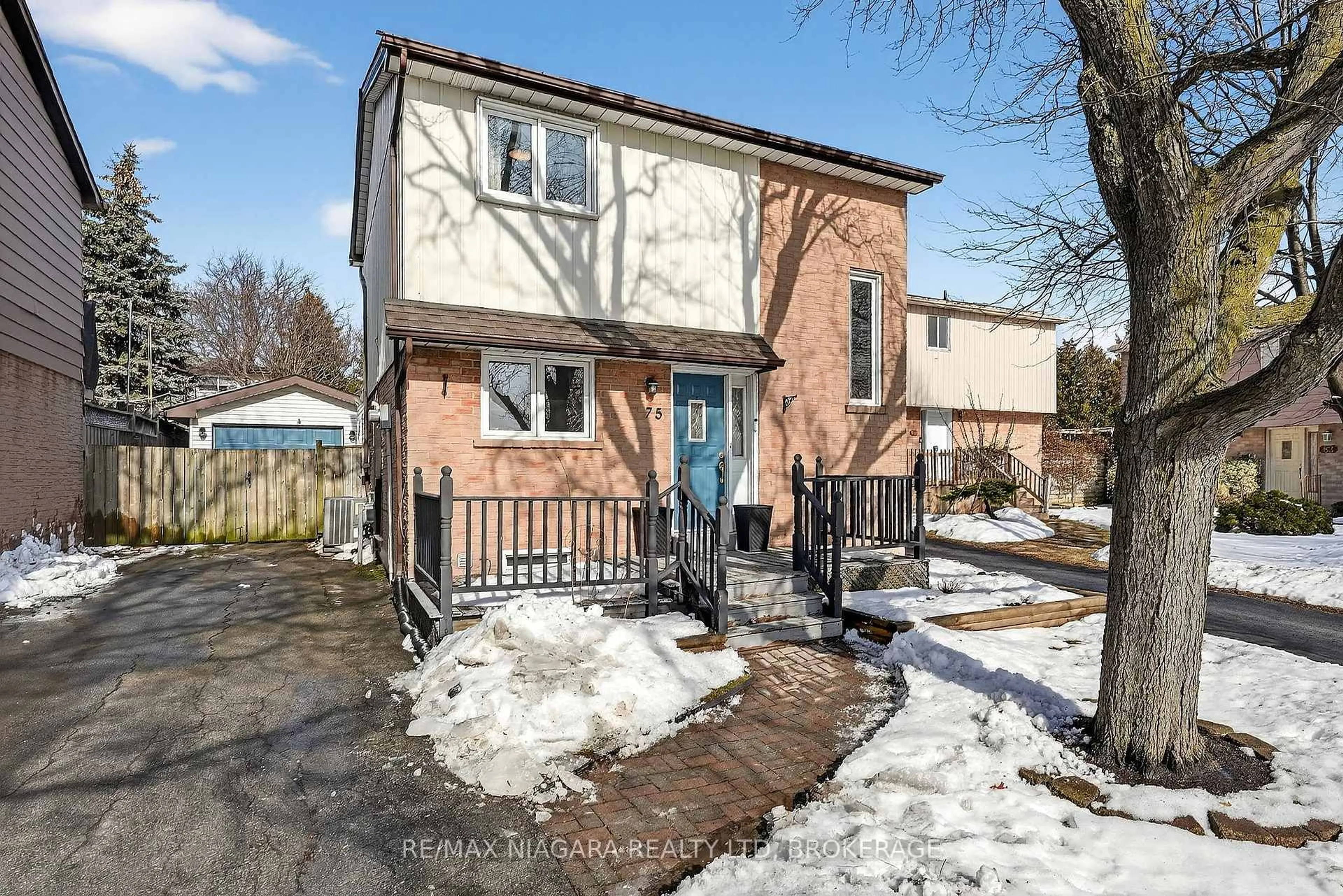 Unknown for 75 Berrisfield Cres, Hamilton Ontario L8T 4X1