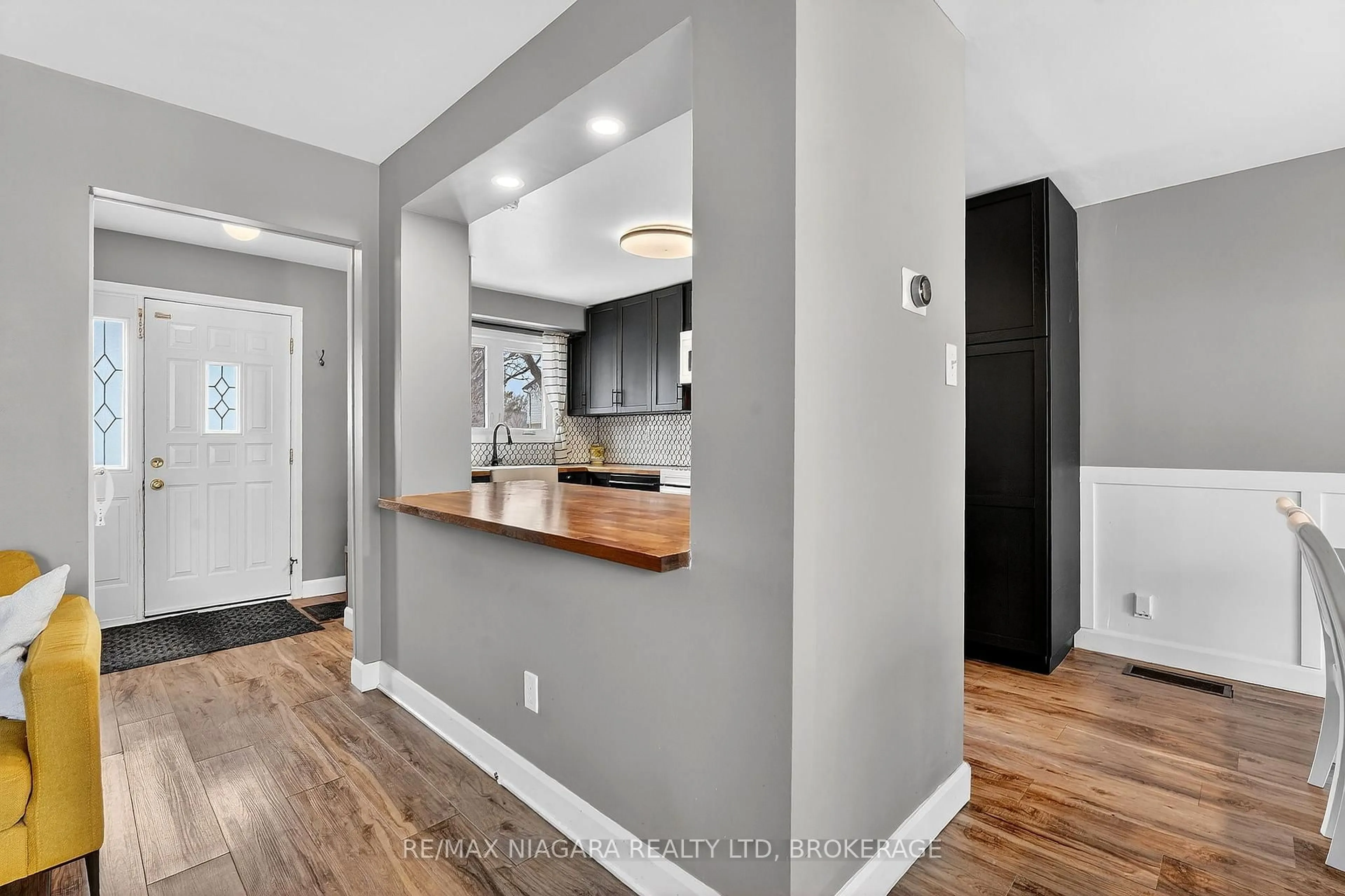 Unknown for 75 Berrisfield Cres, Hamilton Ontario L8T 4X1