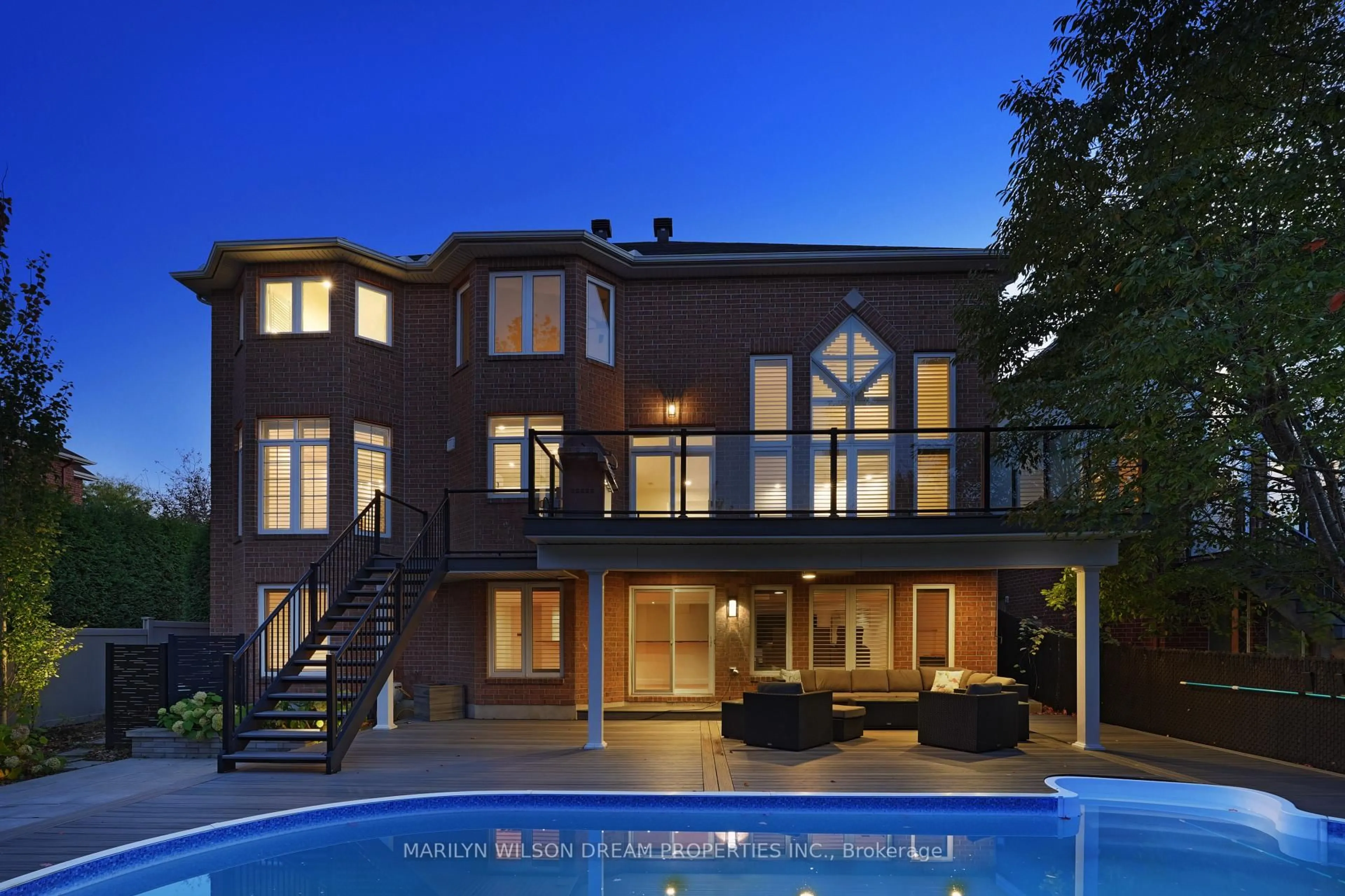 Unknown for 71 Manning Crt, Ottawa Ontario K2K 3N2