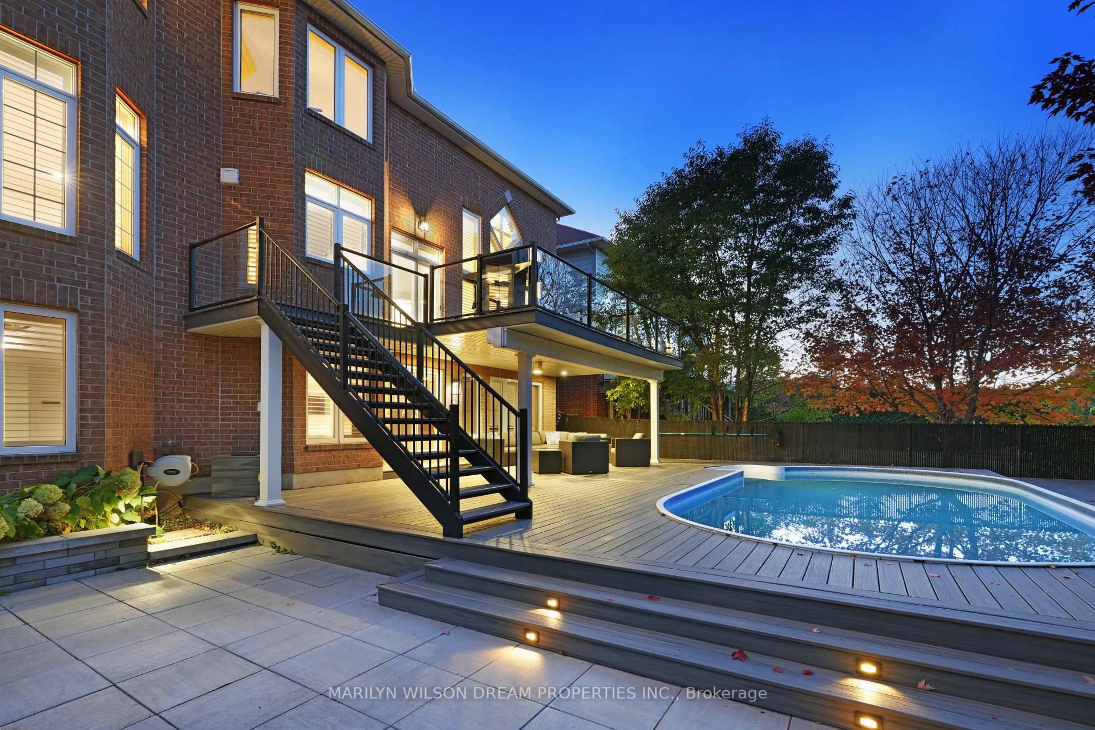 Unknown for 71 Manning Crt, Ottawa Ontario K2K 3N2