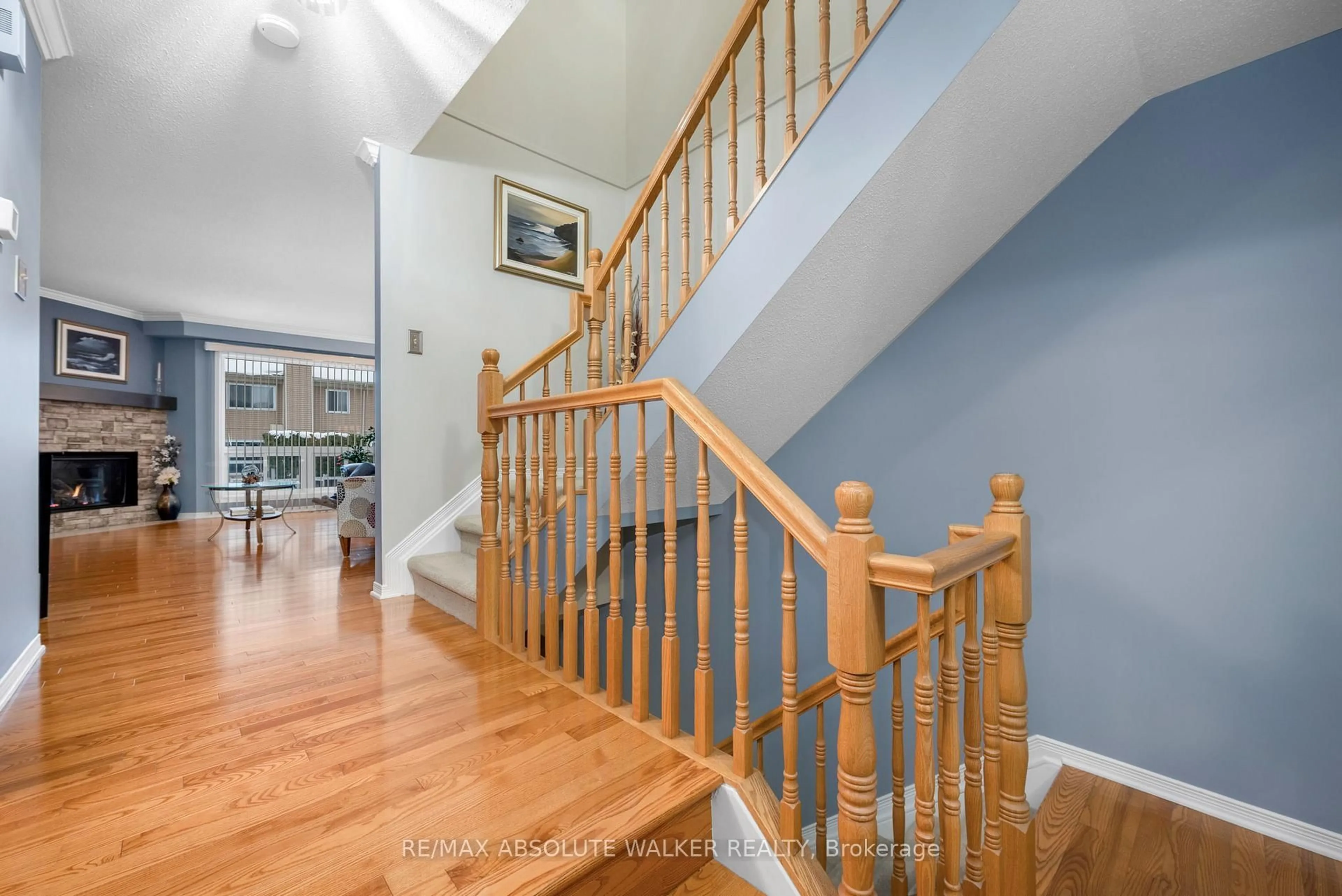 Stairs for 6169 Oak Meadows Dr, Ottawa Ontario K1C 7G8