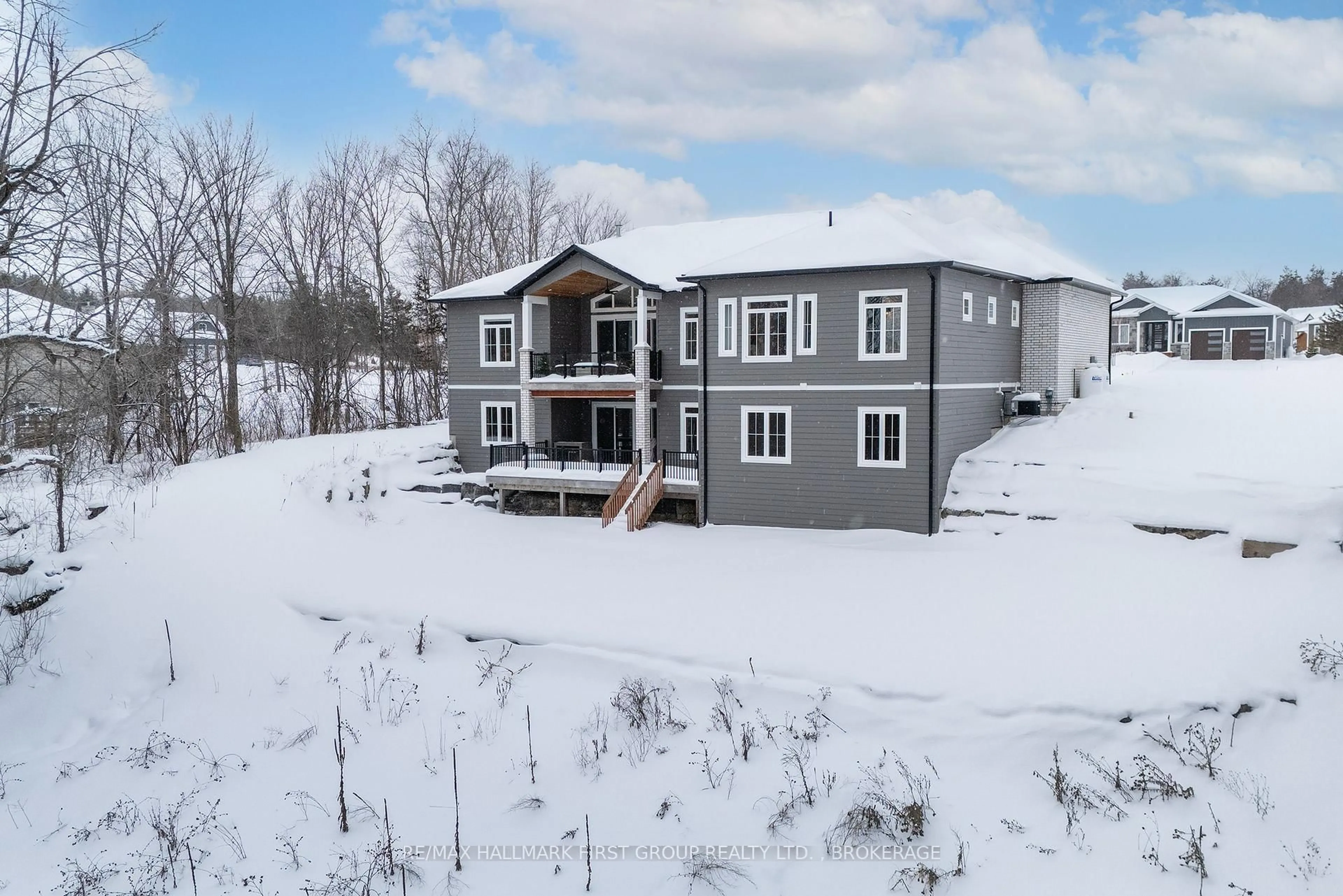 A pic from outside/outdoor area/front of a property/back of a property/a pic from drone, unknown for 1111 Kona Cres, Inverary Ontario K0H 1X0