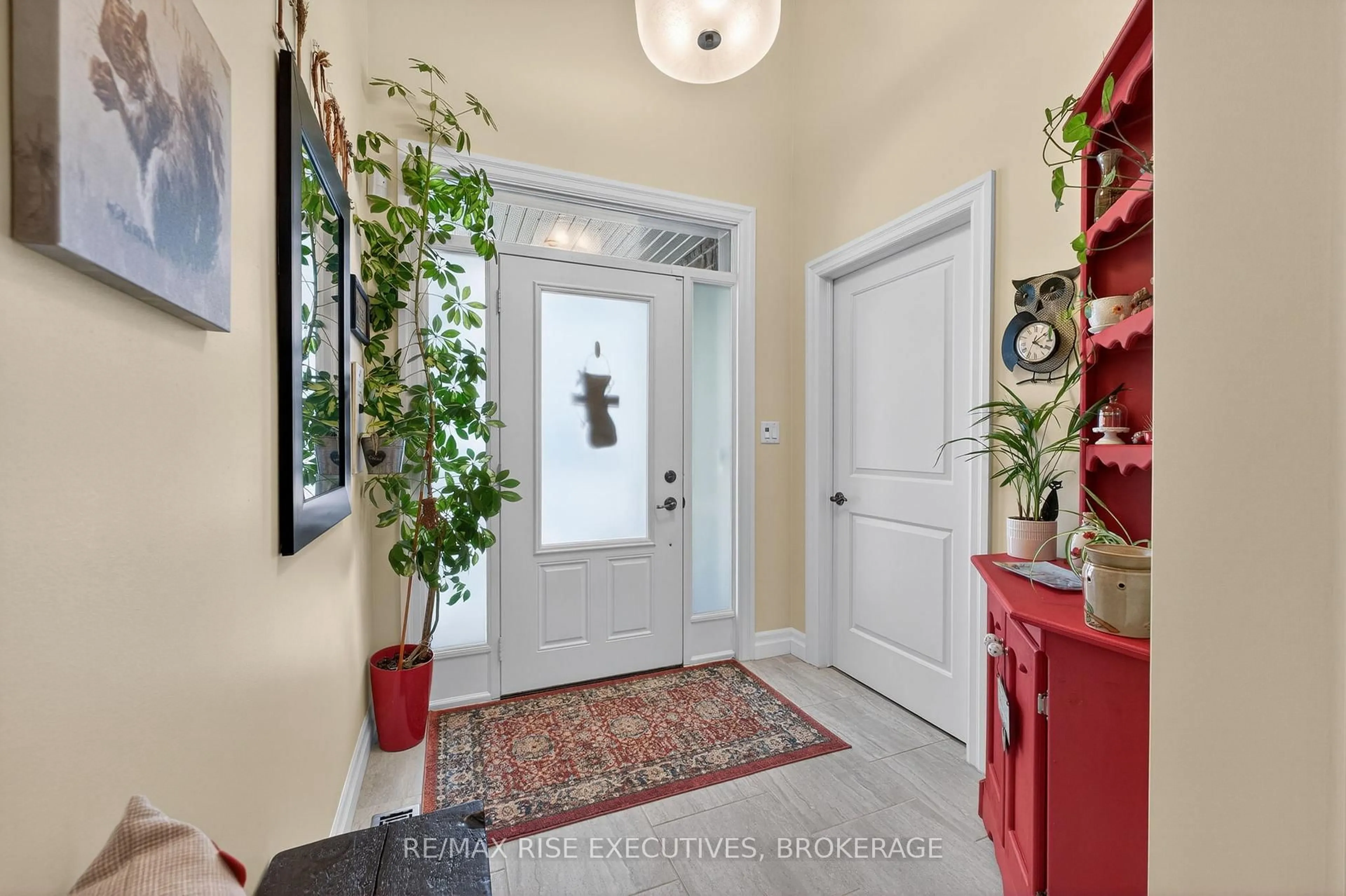 Indoor entryway for 701 Stonehenge St, Kingston Ontario K7P 0B2