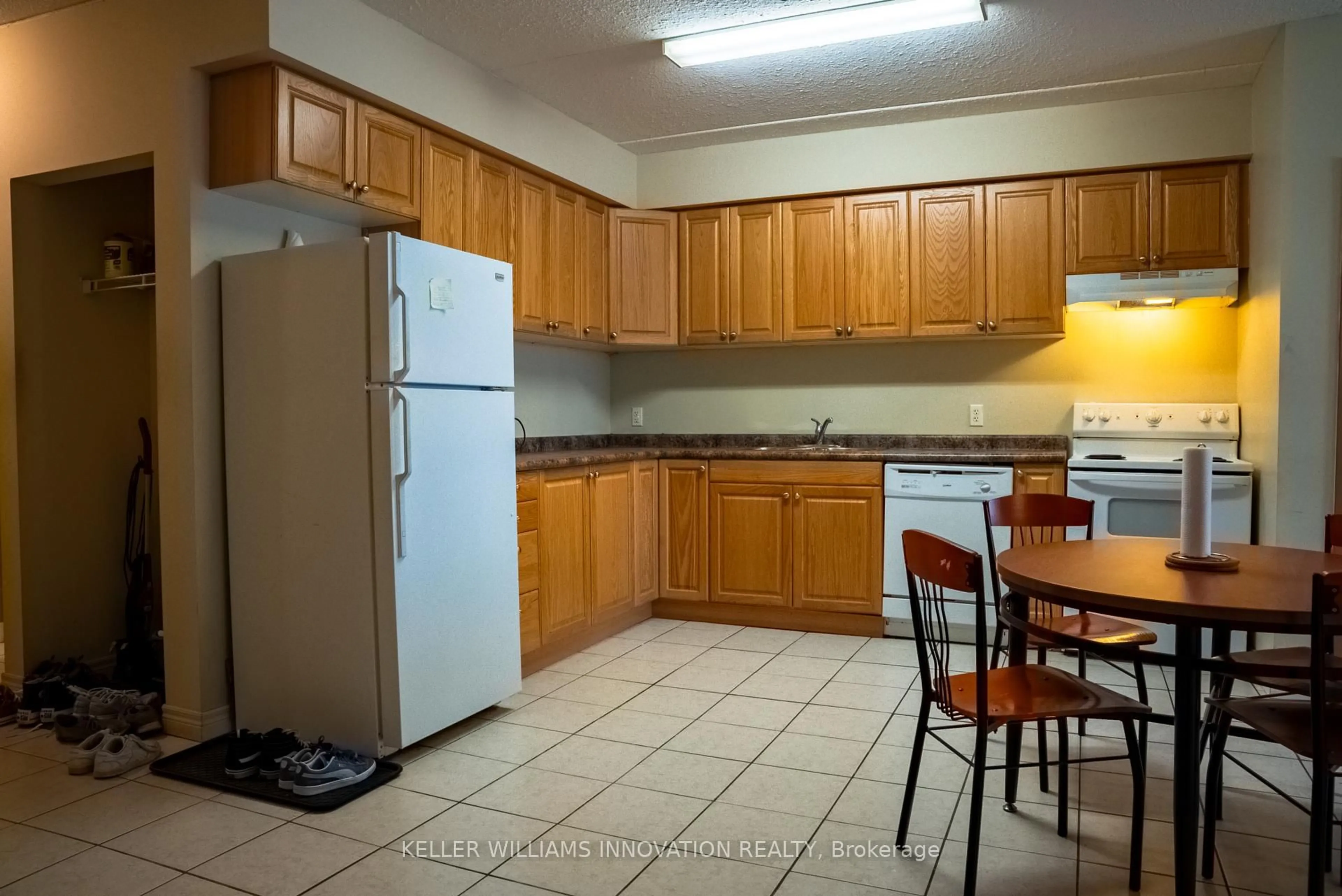 Standard kitchen, unknown for 253 Lester St #402, Waterloo Ontario N2L 3W6