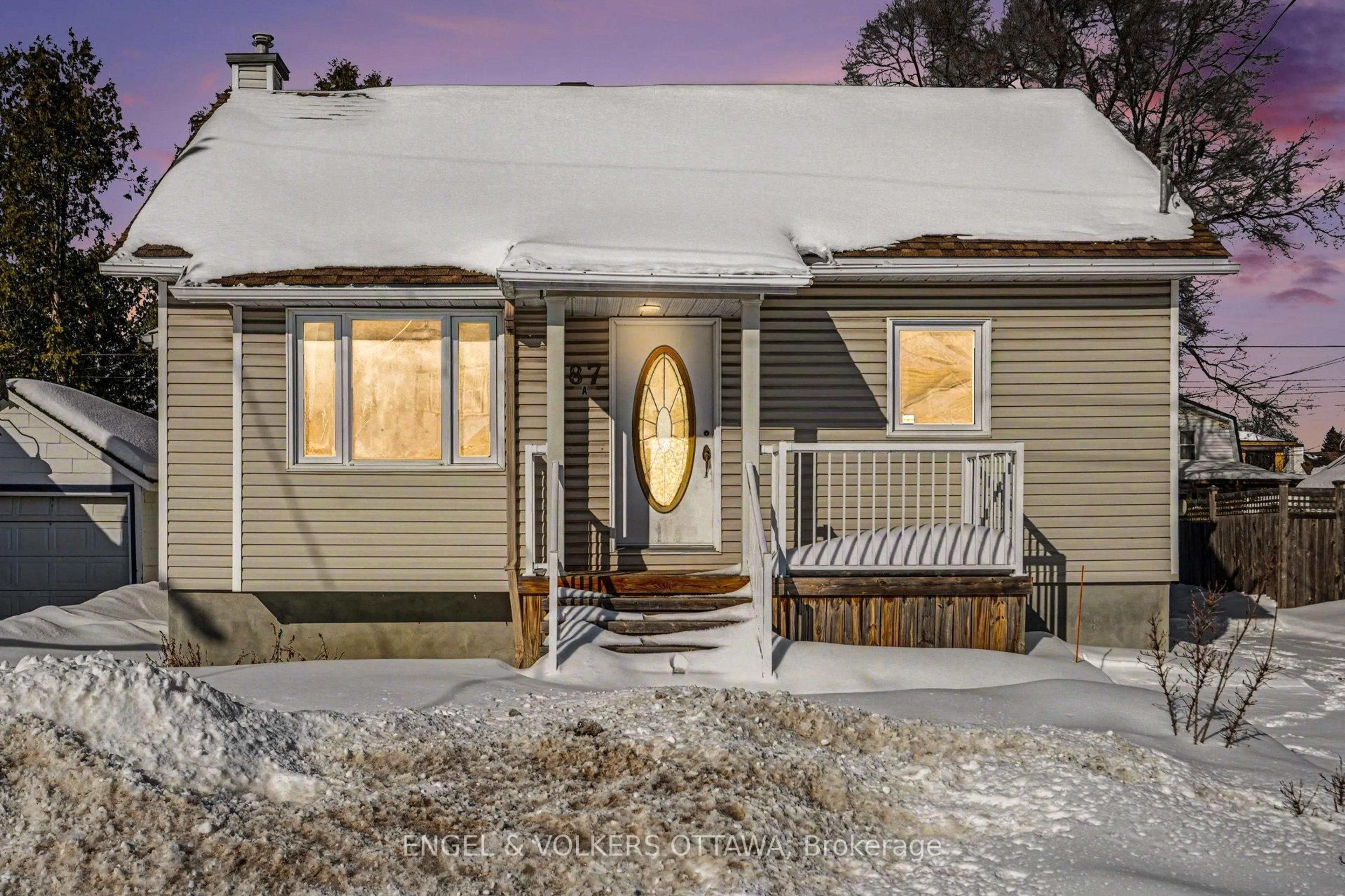 Home with vinyl exterior material, street for 87 King George St, Ottawa Ontario K1K 1V4