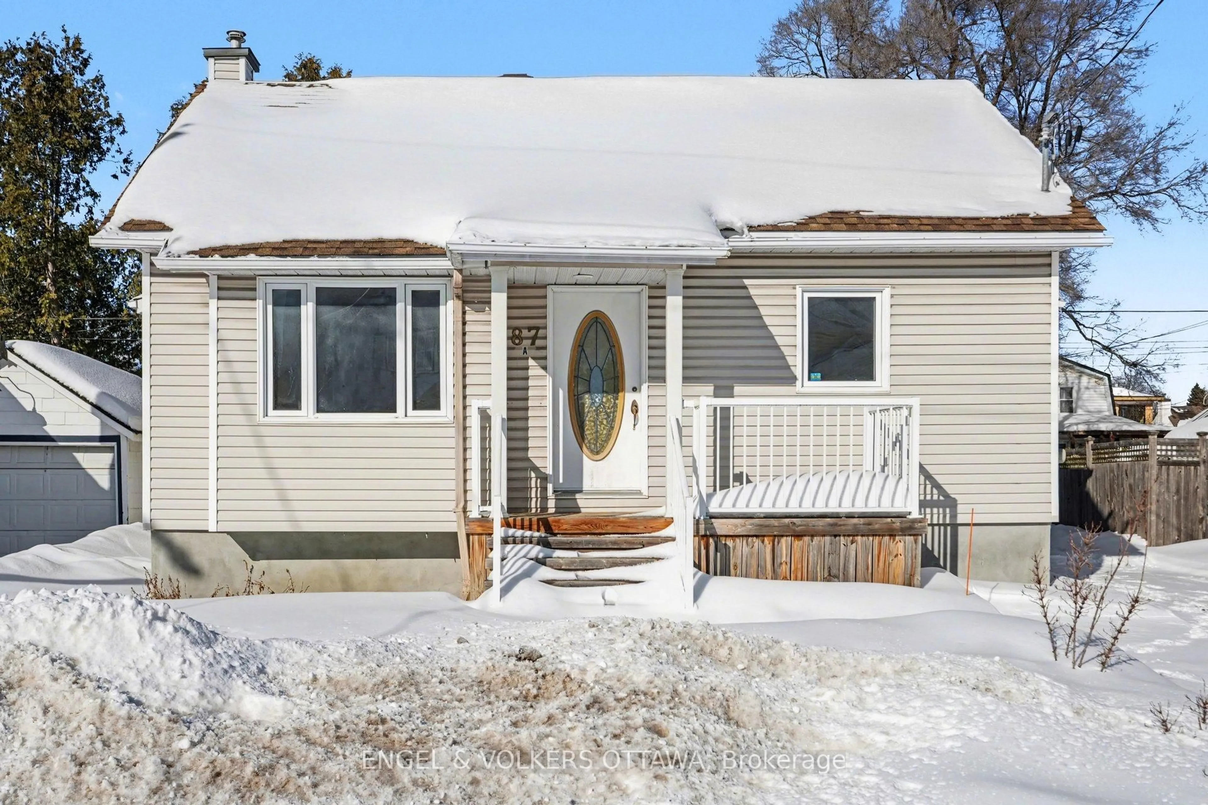 Home with vinyl exterior material, street for 87 King George St, Ottawa Ontario K1K 1V4