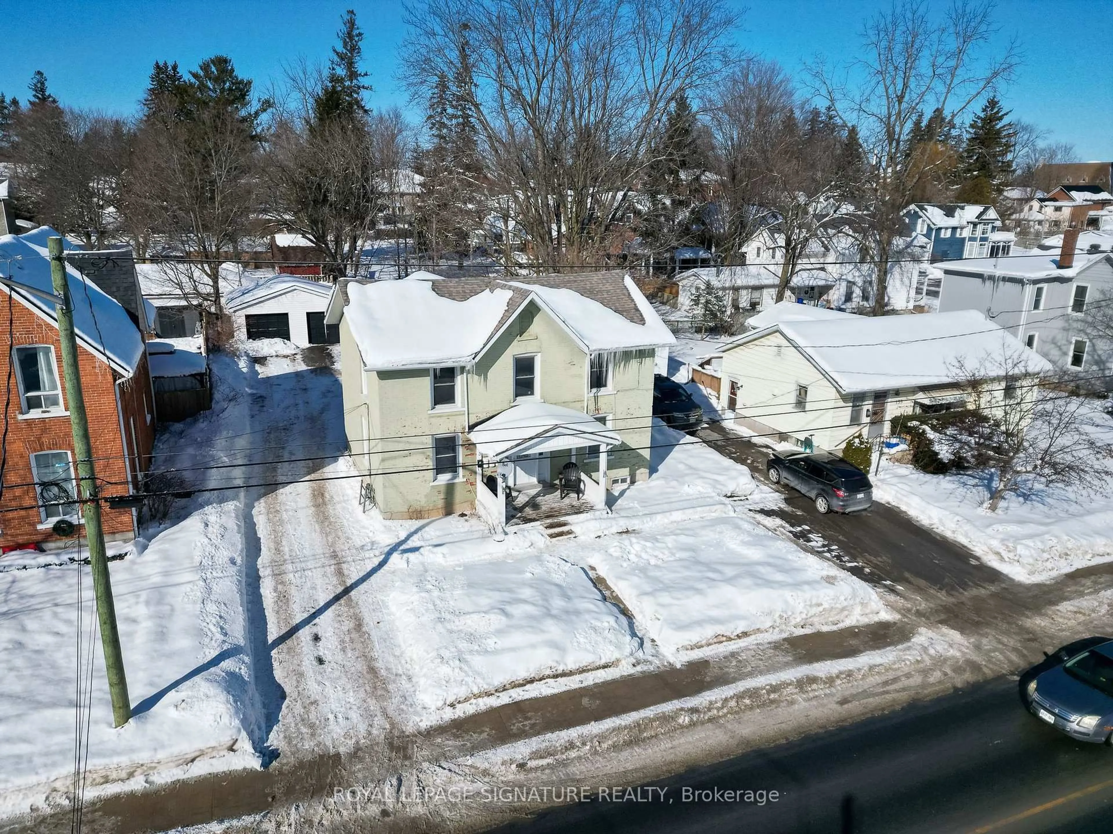 A pic from outside/outdoor area/front of a property/back of a property/a pic from drone, street for 143 Dundas St, Greater Napanee Ontario K7R 2A2