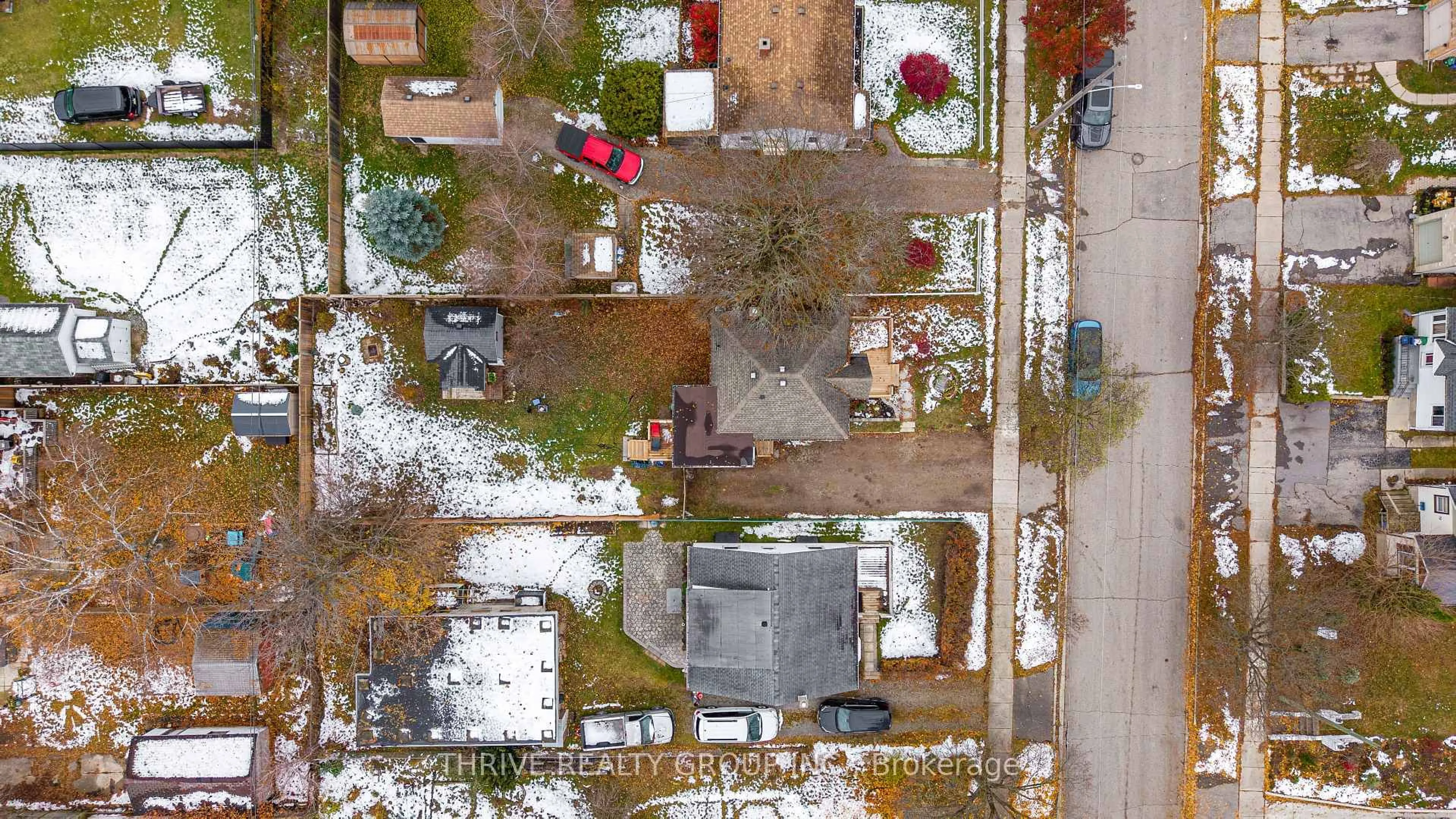 A pic from outside/outdoor area/front of a property/back of a property/a pic from drone, street for 75 Lyman St, London East Ontario N5Y 1M7