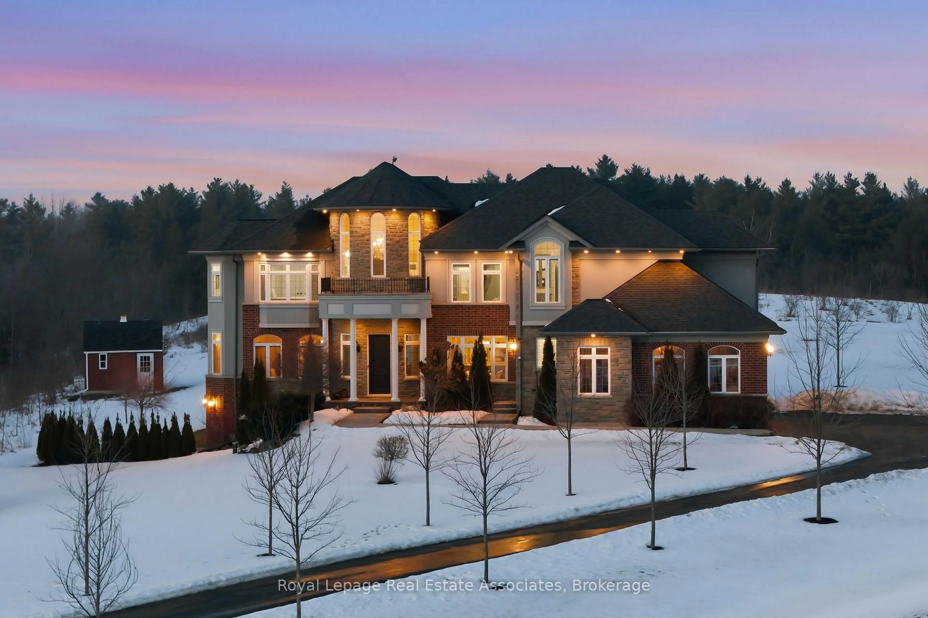 Home with brick exterior material, mountain view for 100 Chesswood Tr, Hamilton Ontario L8N 2Z7