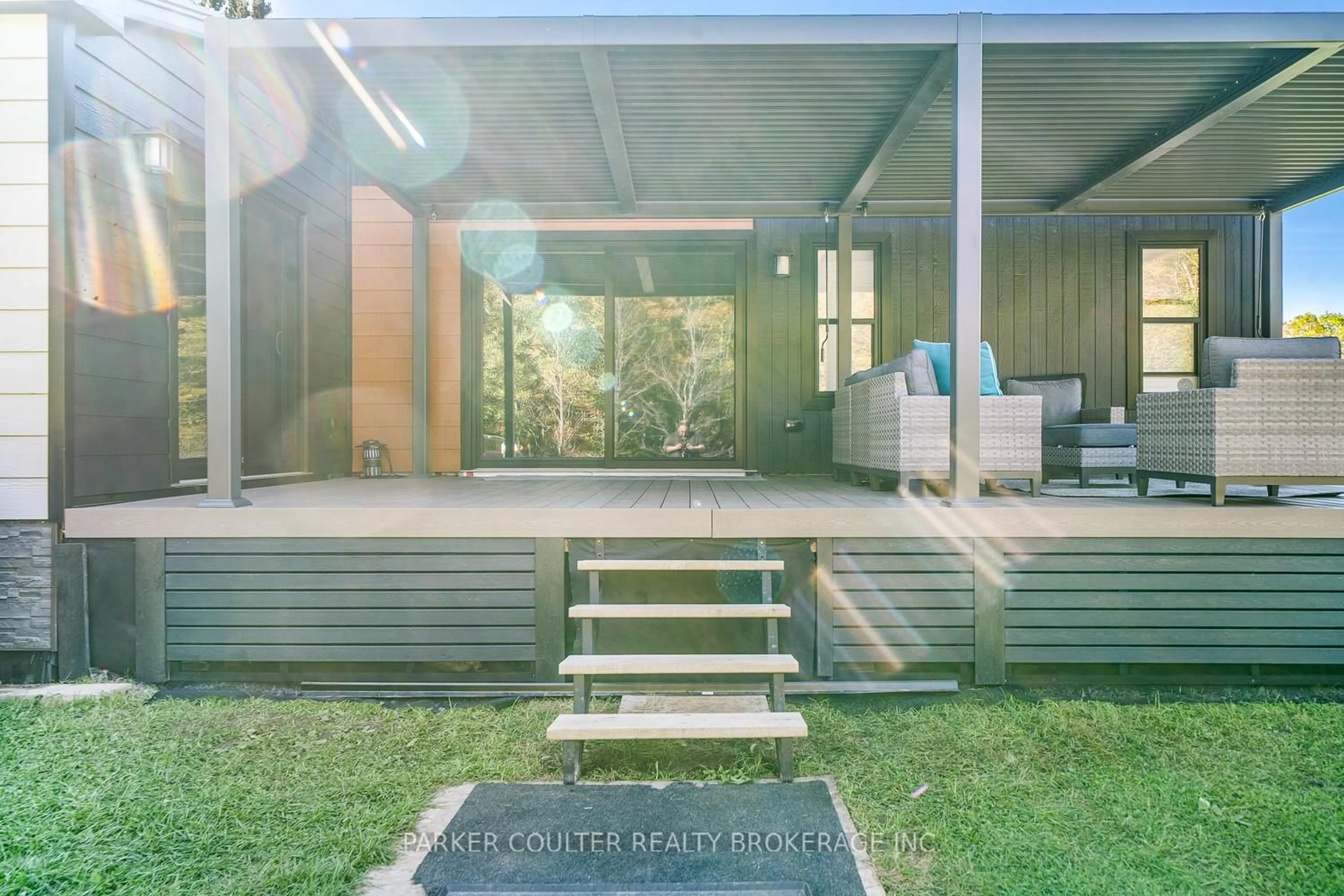 Indoor foyer for 1366 Rosseau Lake Rd 2, Muskoka Lakes Ontario P0B 1J0