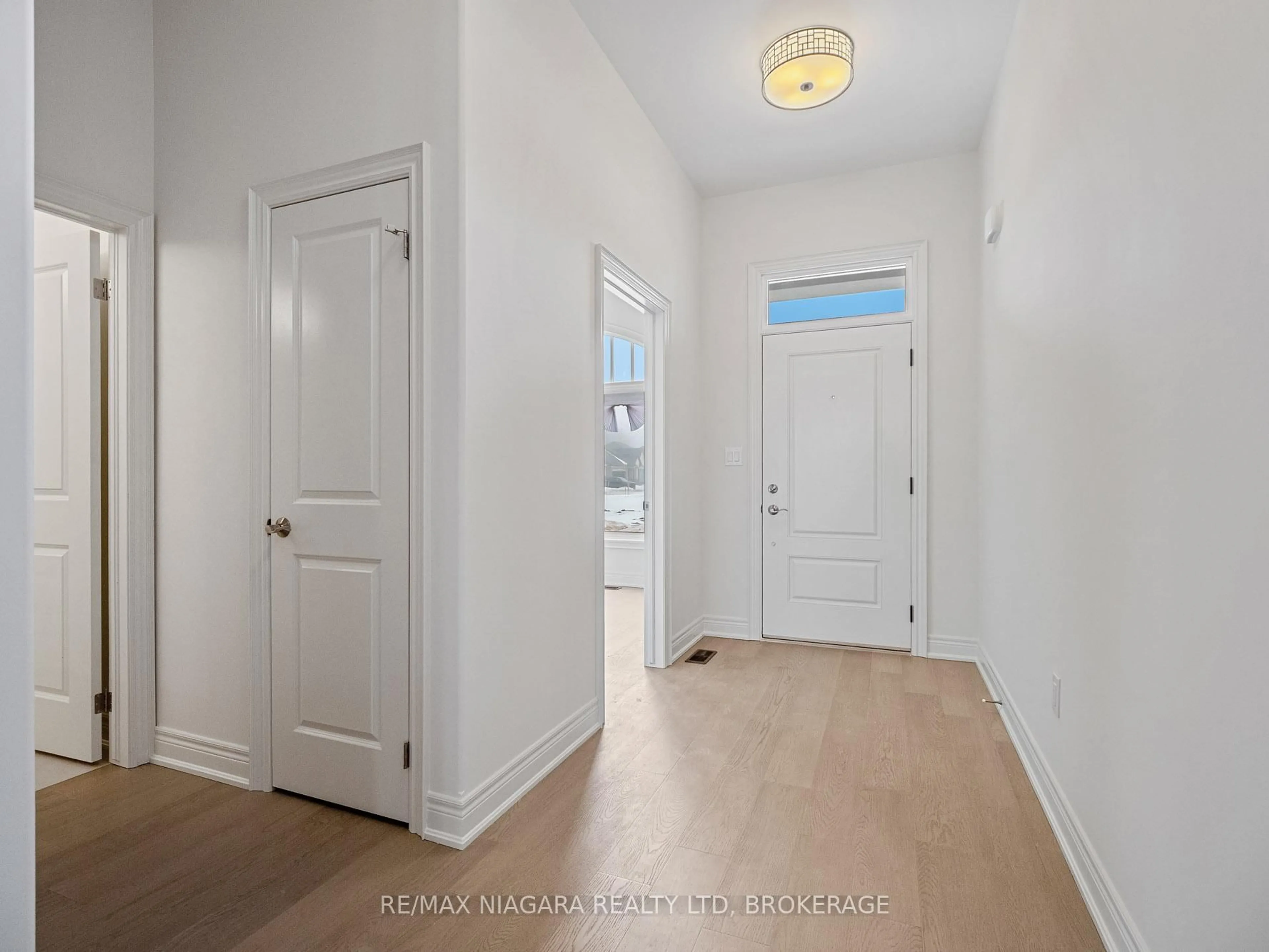 Indoor entryway for 5 Butternut Cres #2, Fort Erie Ontario L0S 1N0